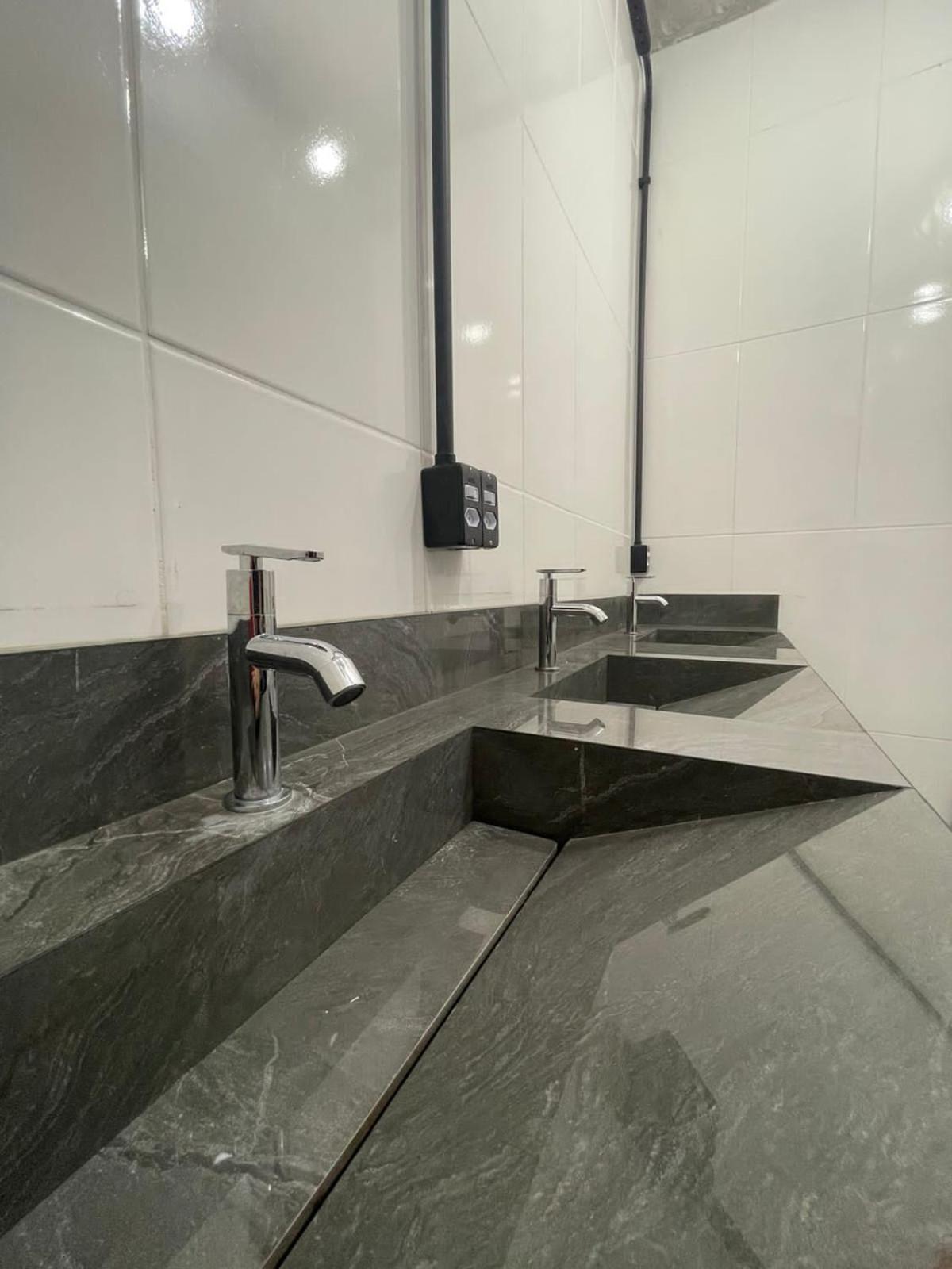 Double Room with Shared Bathroom photo 2