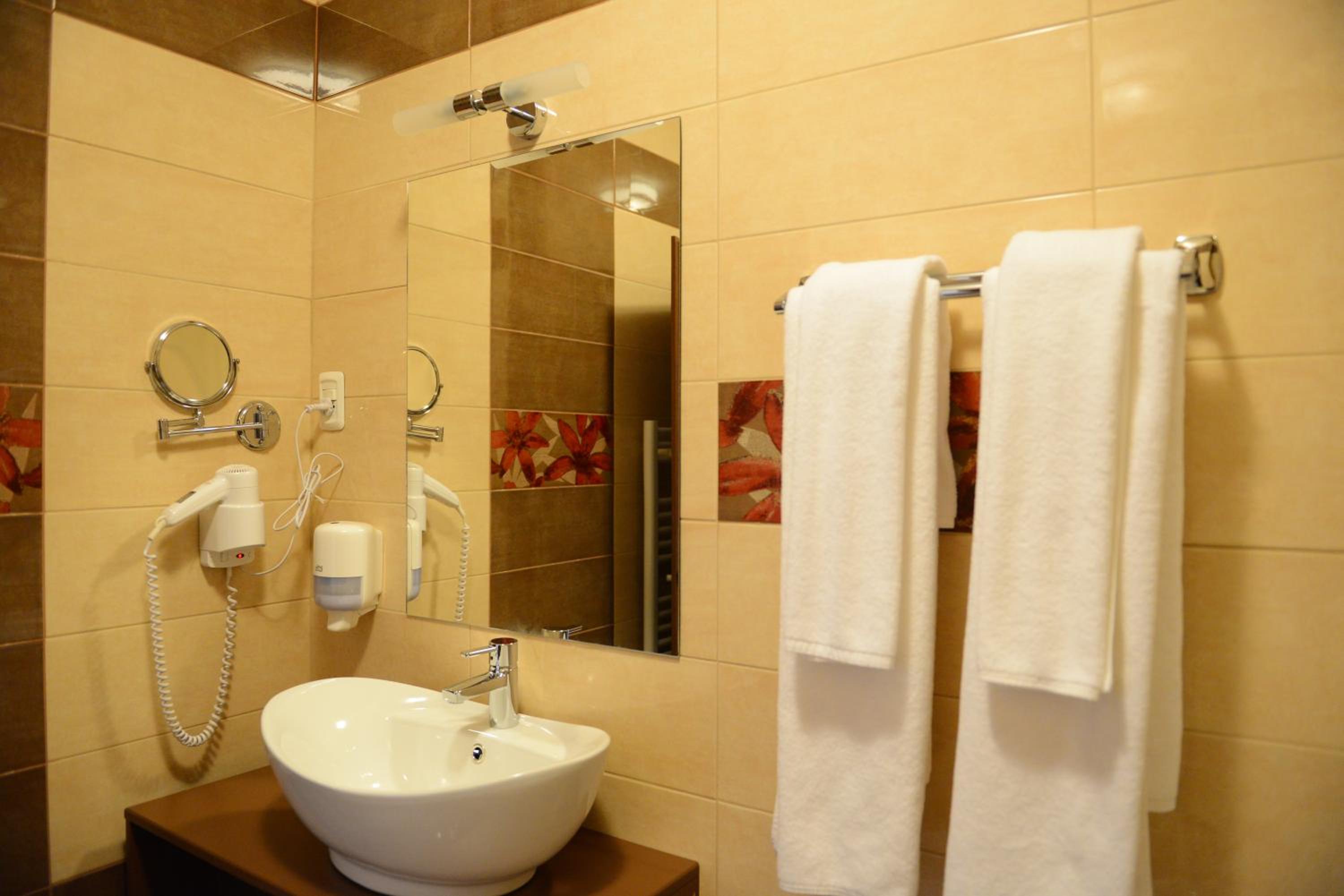 Standard Double Room - Photo 4