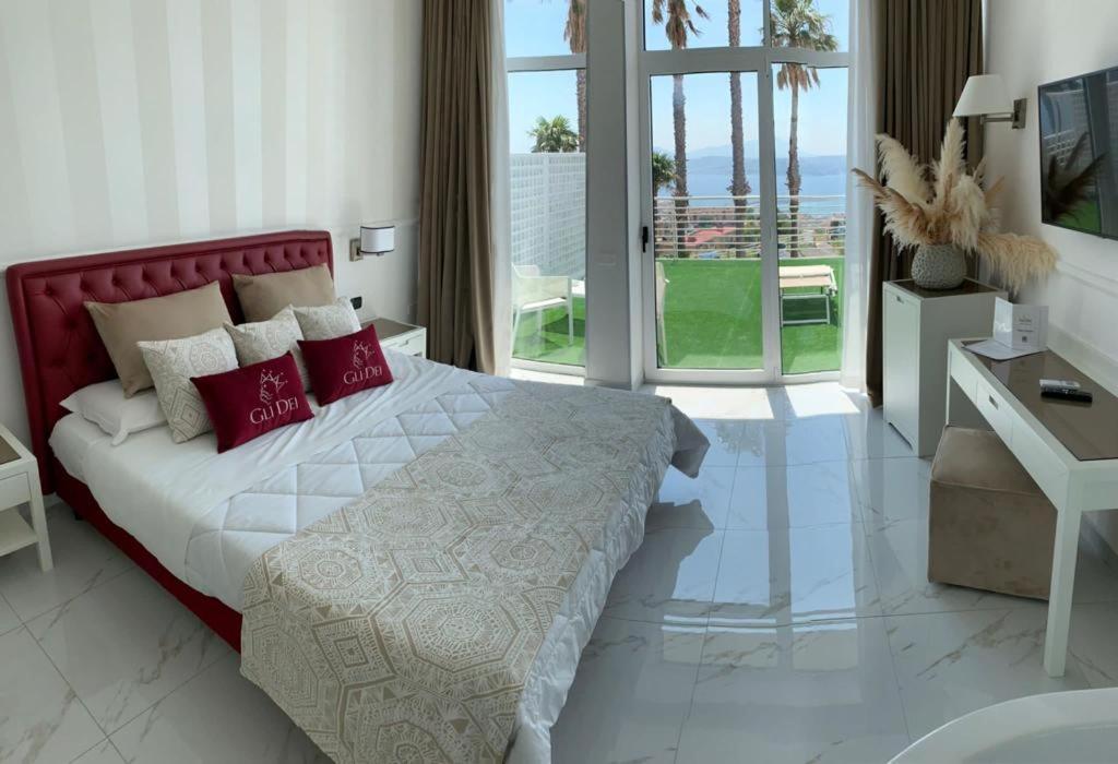 Superior Twin Room with Sea View photo 1