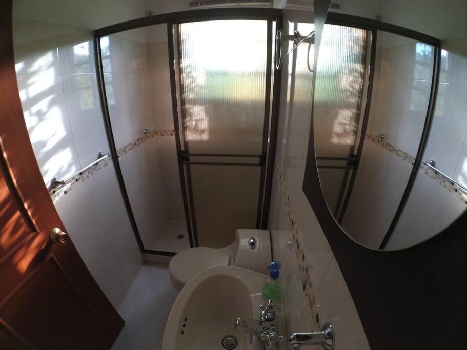 Five-Bedroom House photo 2