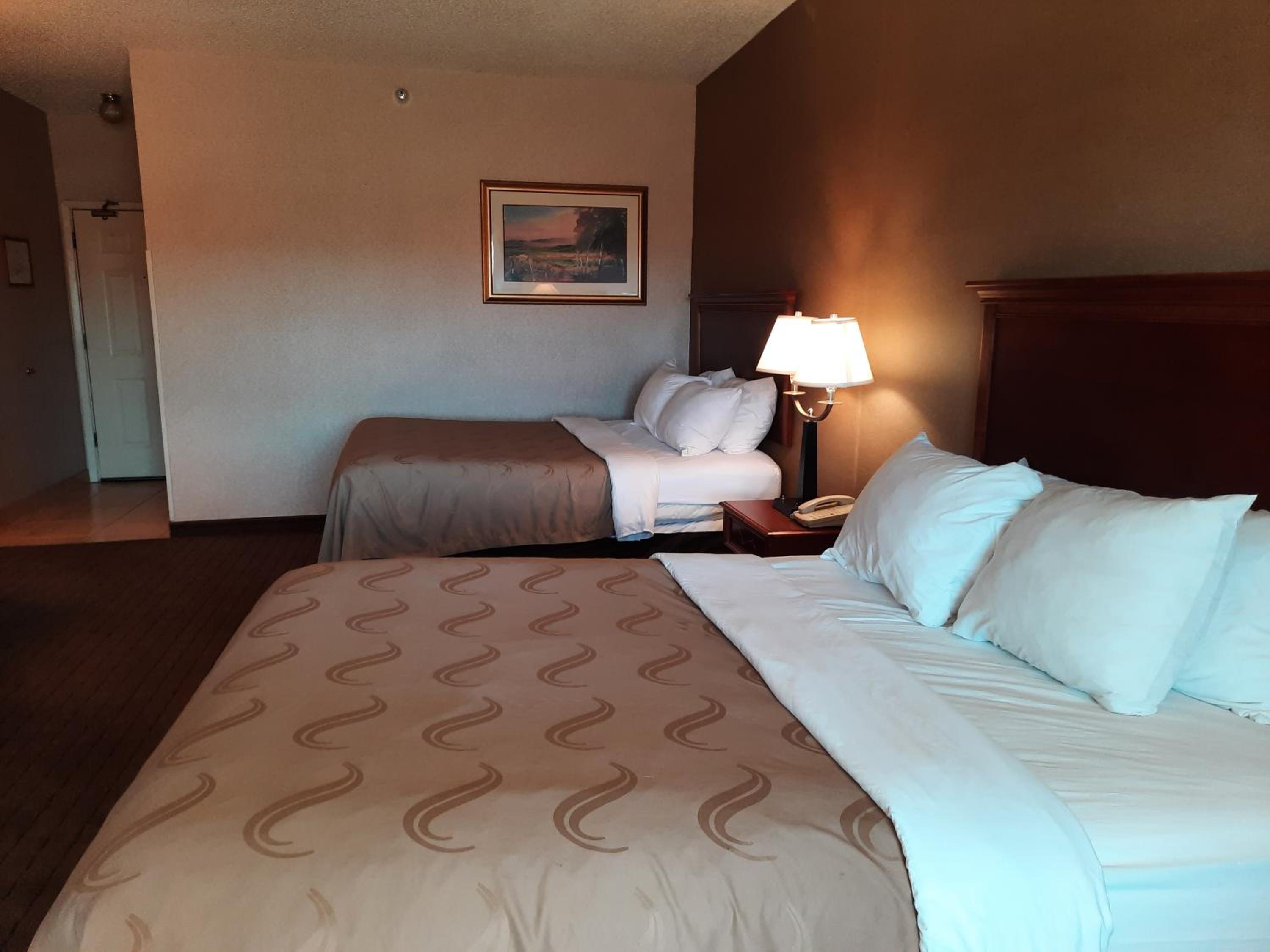 Queen Room with Two Queen Beds - Non-Smoking - Photo 1