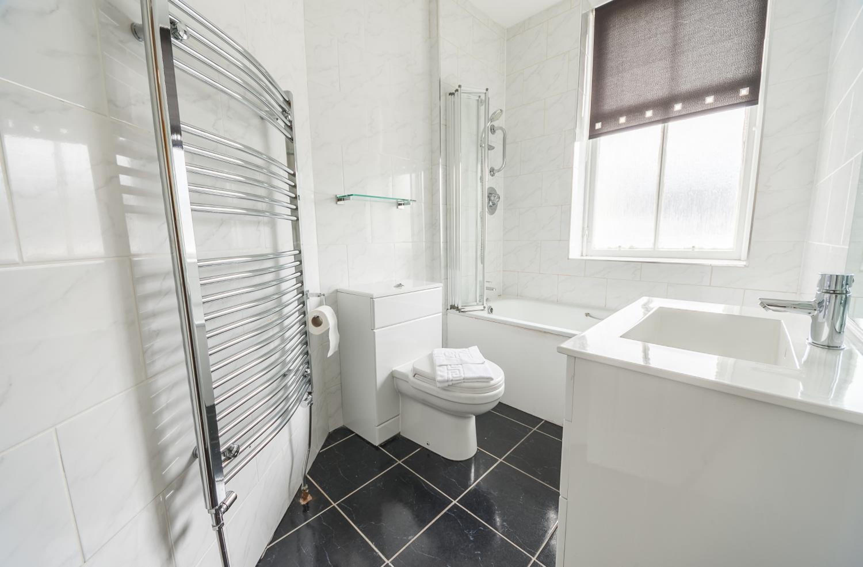 Deluxe Double Room with Sea View - Photo 4