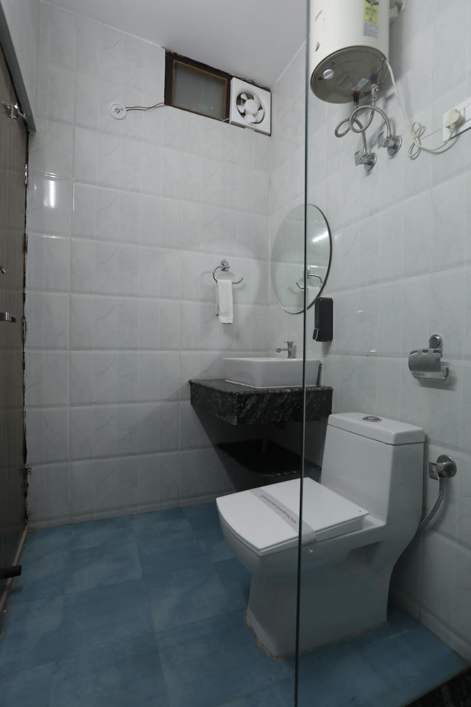 Budget Double Room - Photo 3