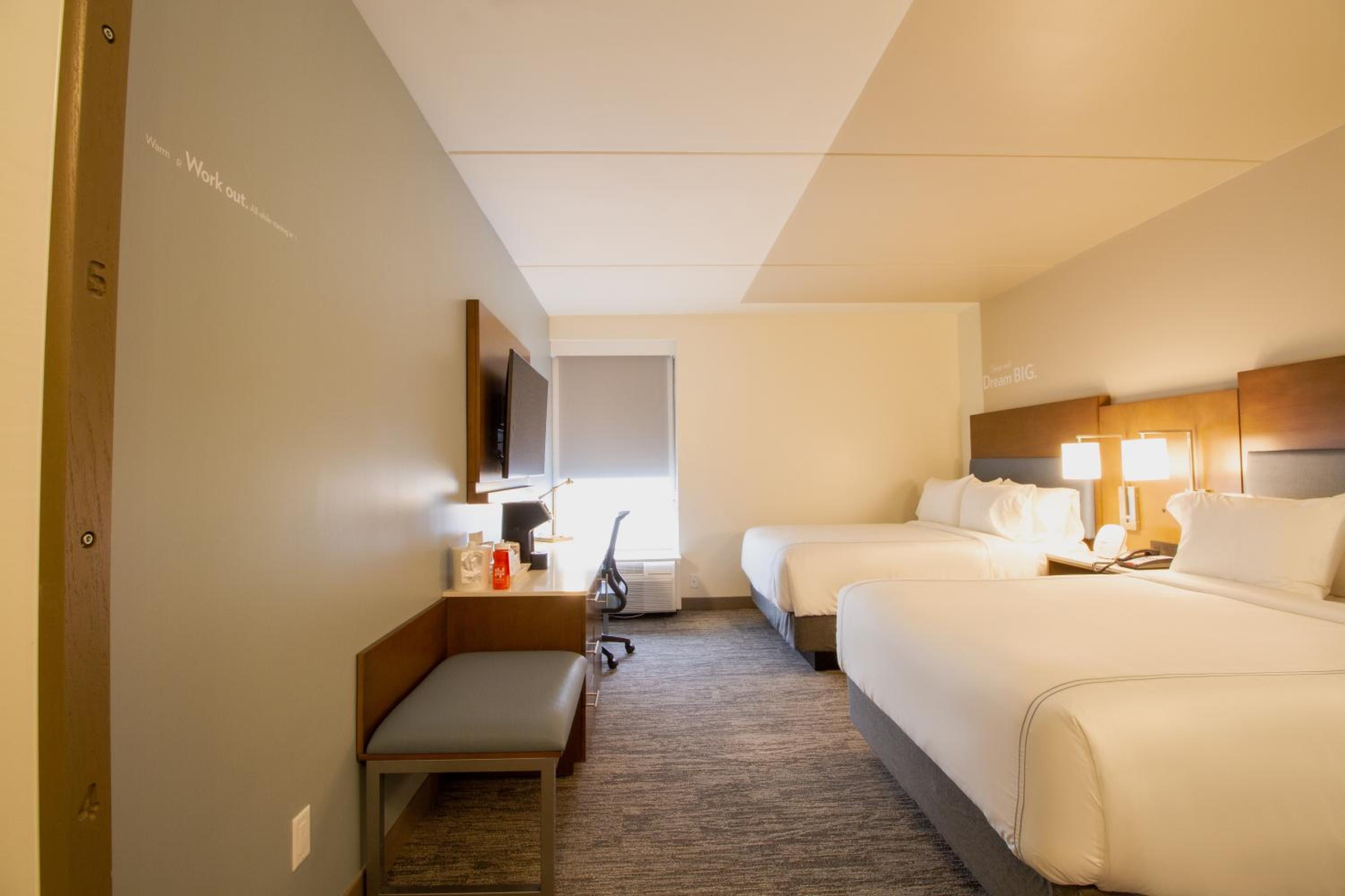 Standard Room With Two Queen Beds
