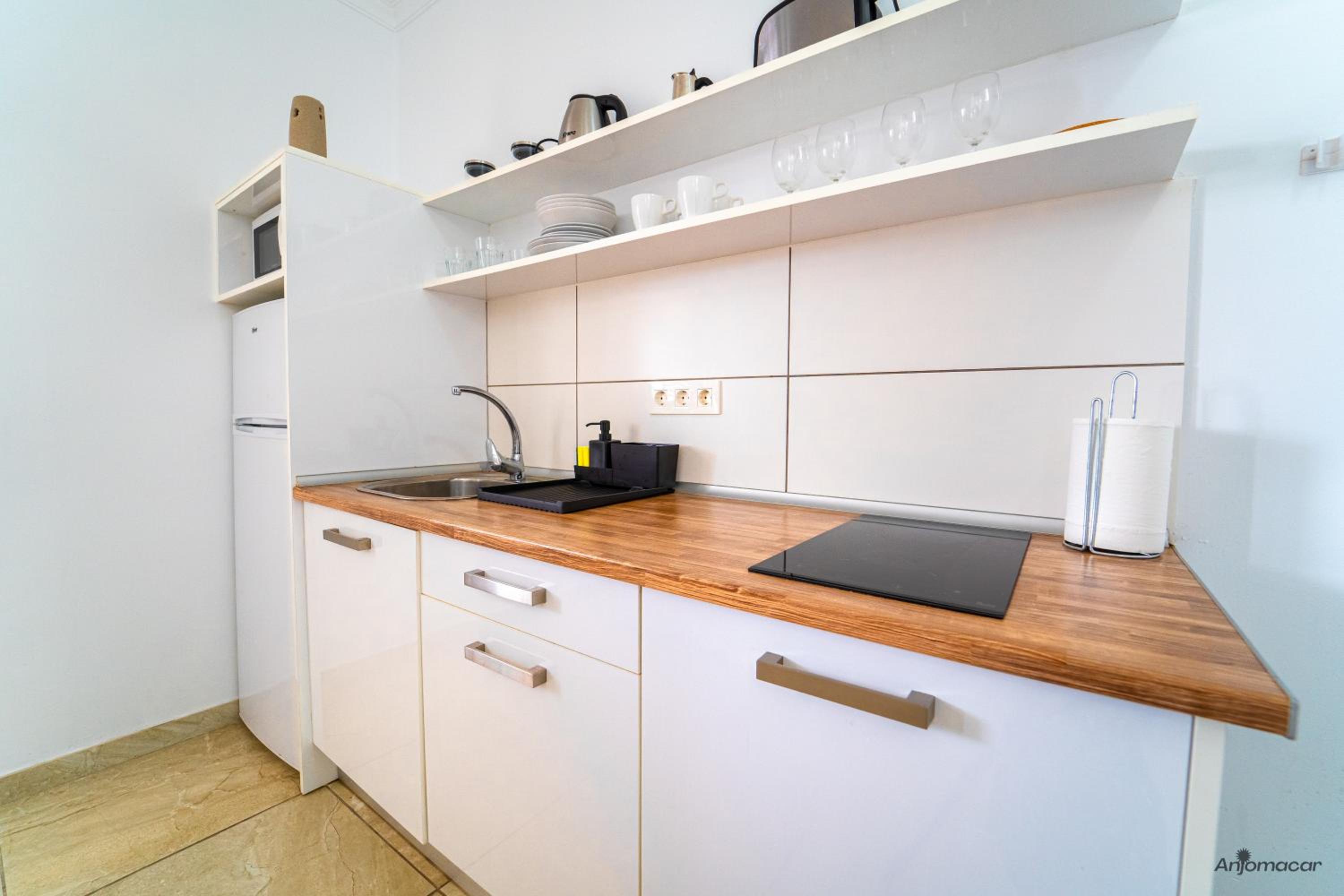 One-Bedroom Apartment photo 2