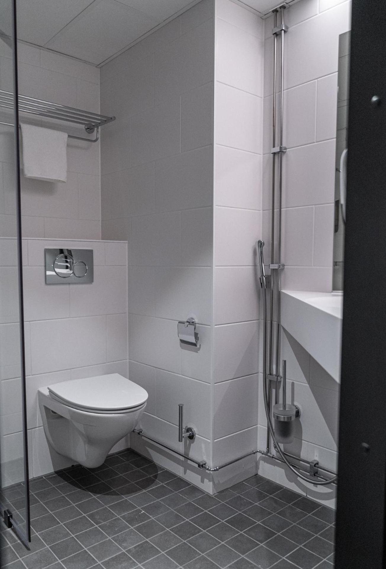 Double Room - Photo 6