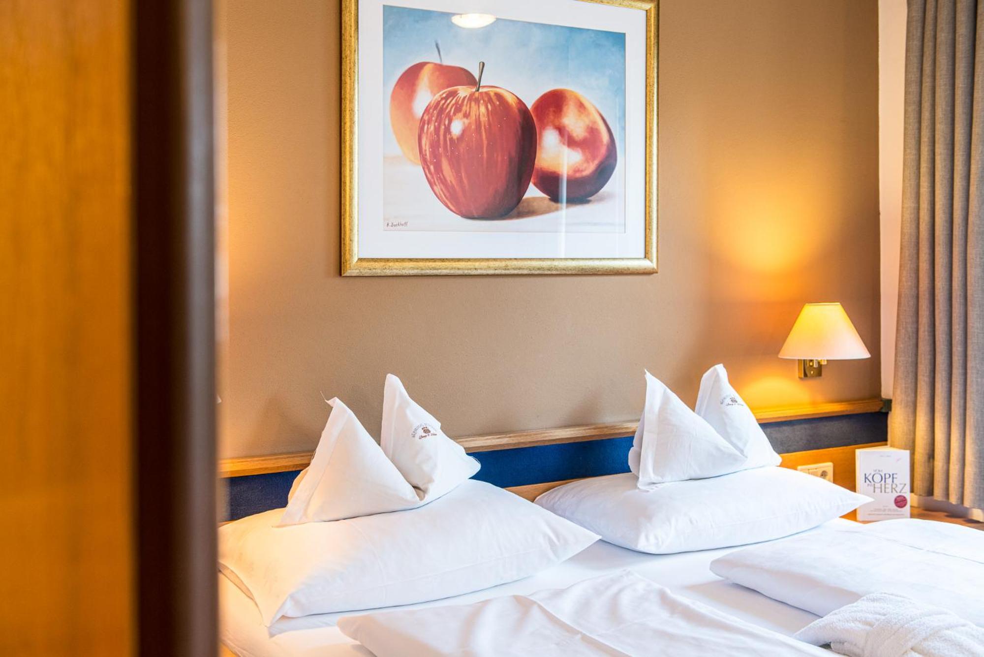 Double Room with Balcony - B - Photo 1