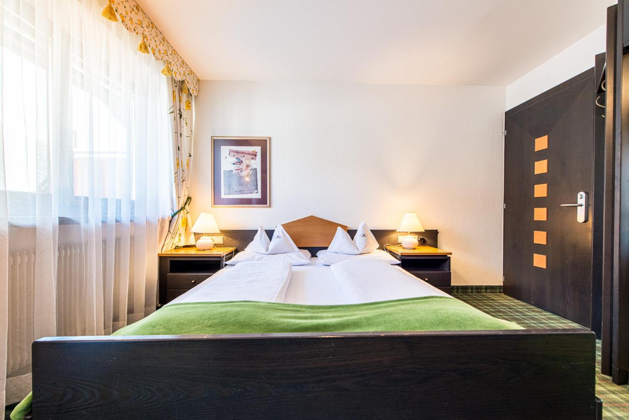 Double Room with Balcony - A - Photo 1
