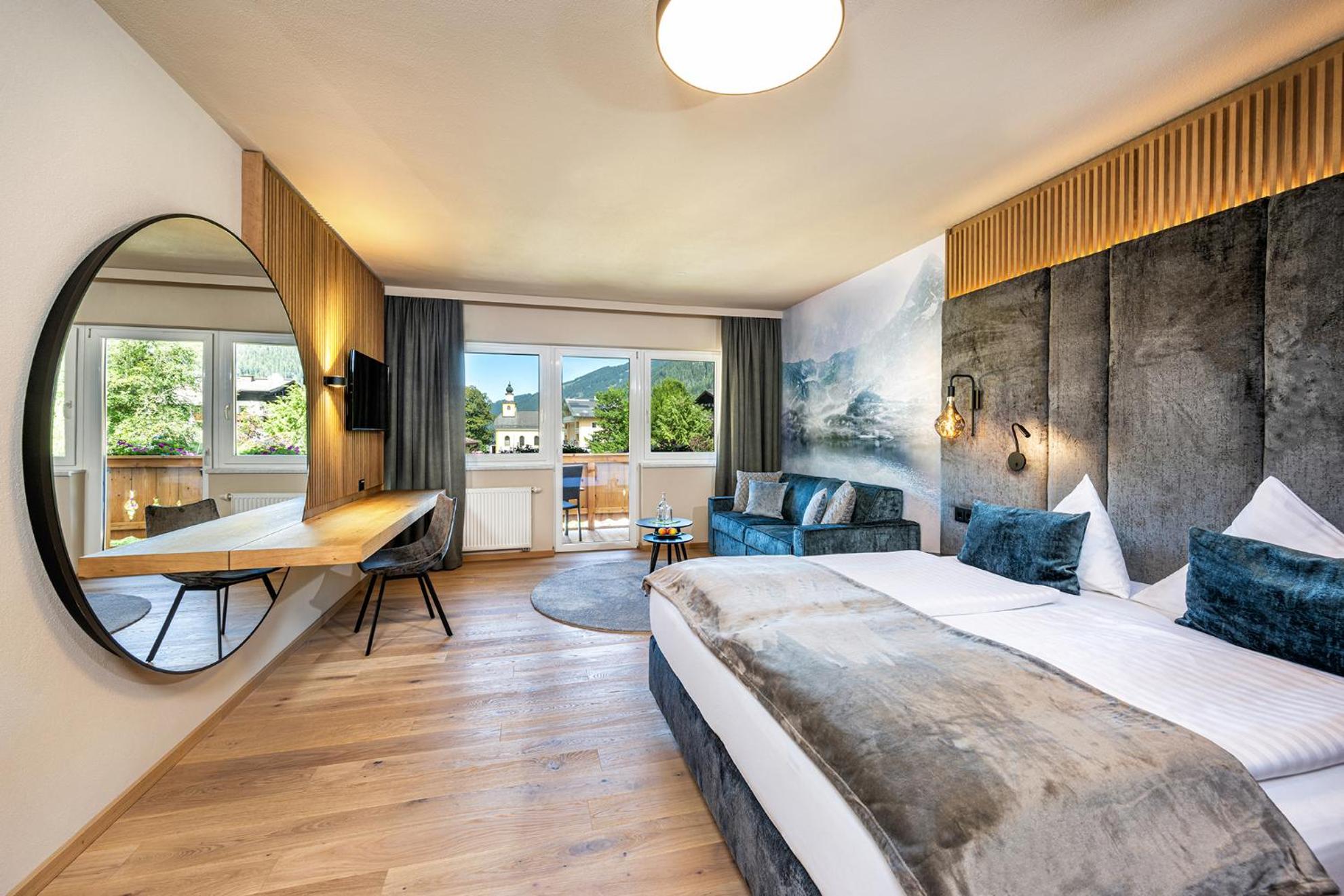 Comfort Double Room with Balcony and Mountain View photo 1
