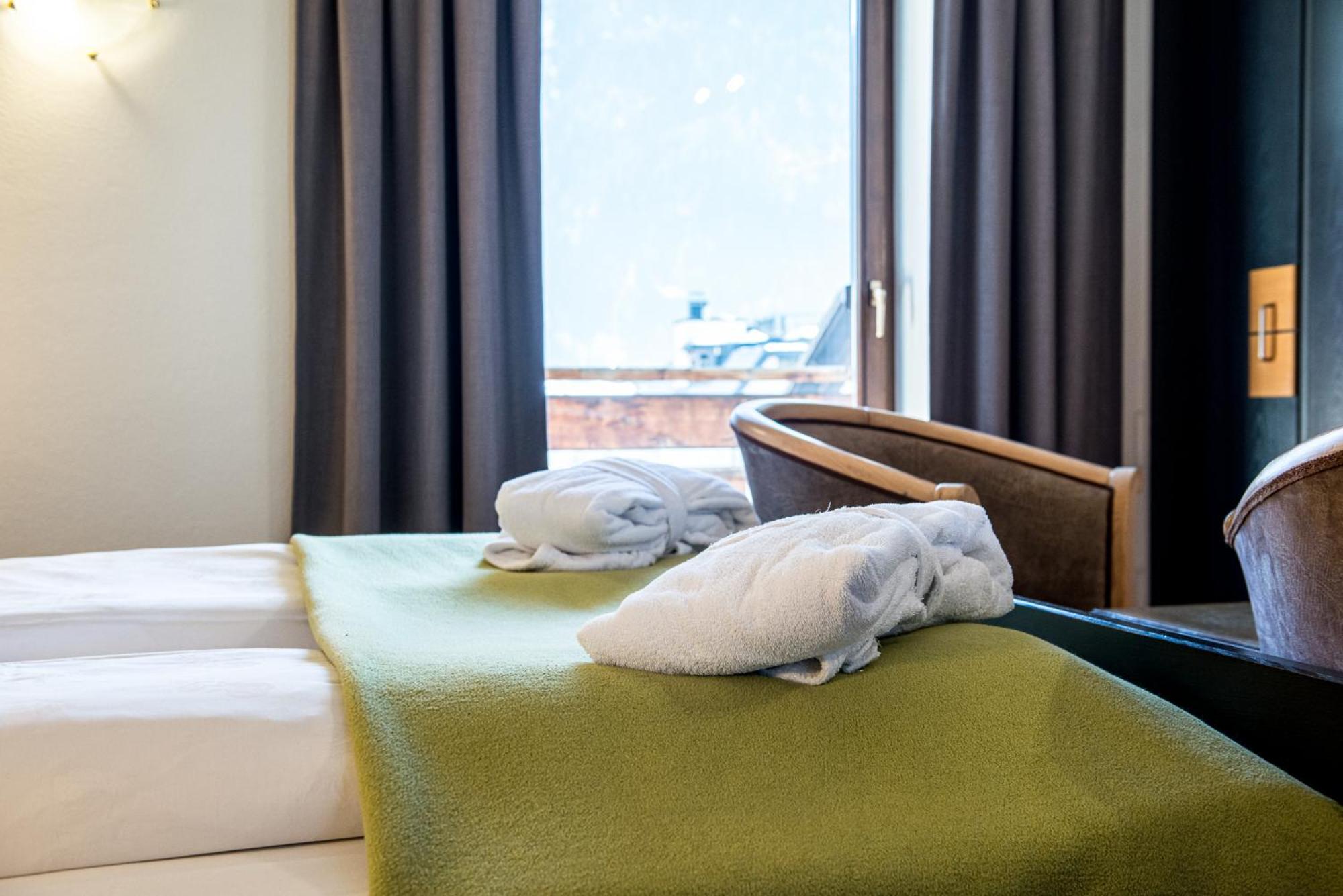 Double Room with Balcony - B - Photo 4