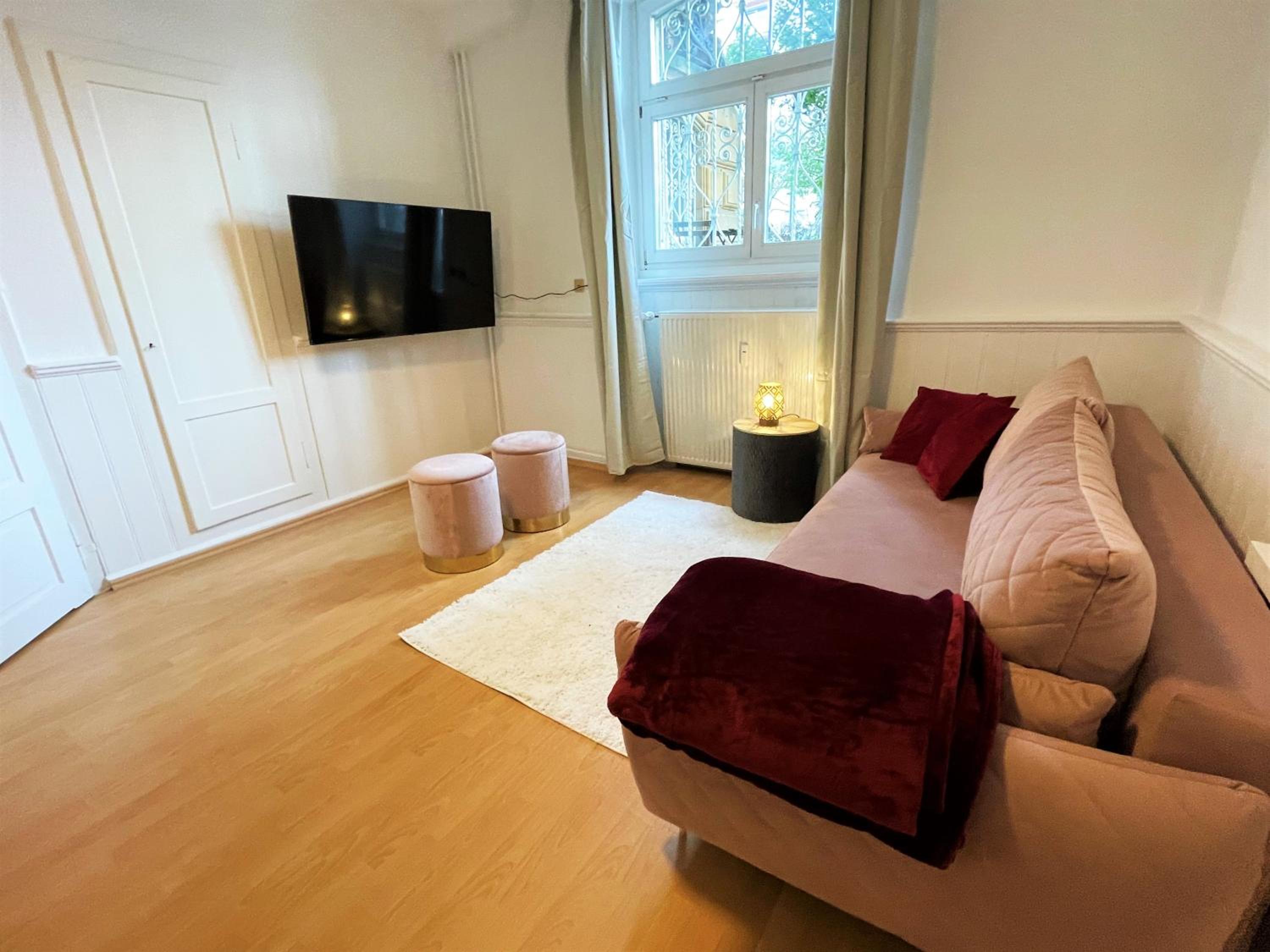 One-Bedroom Apartment - Photo 6