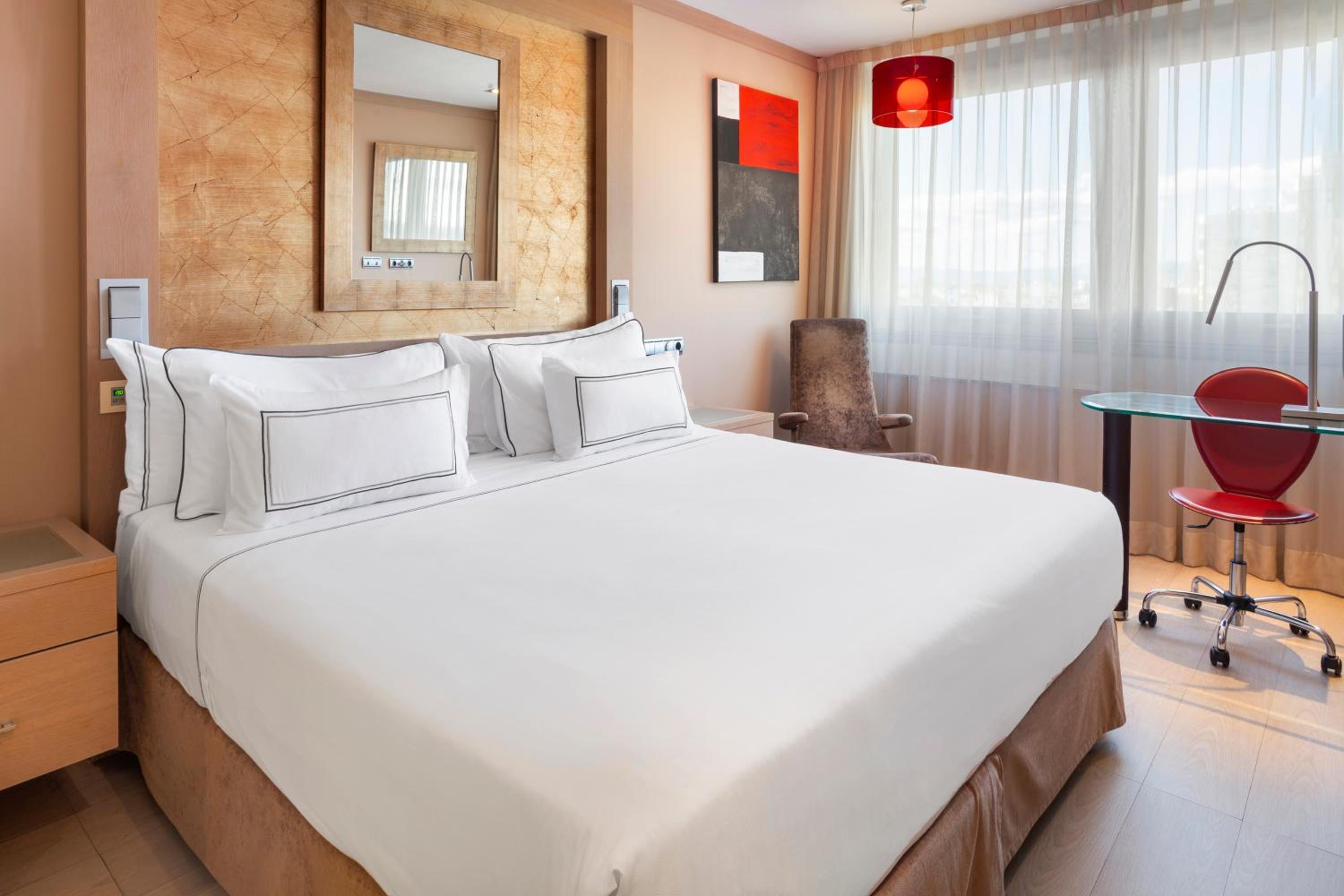 Premium Room with Views thumbnail 5