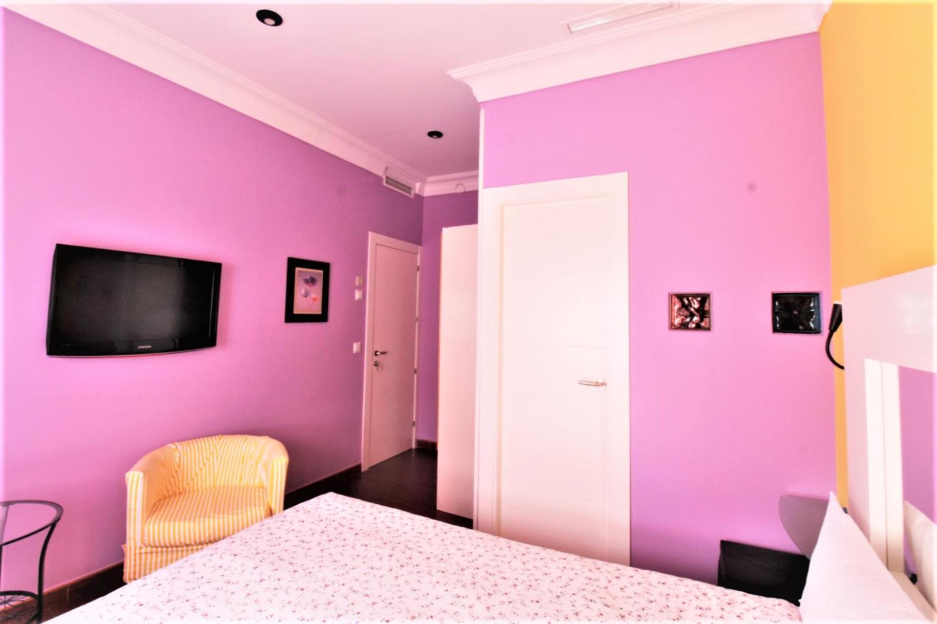 Double or Twin Room photo 3