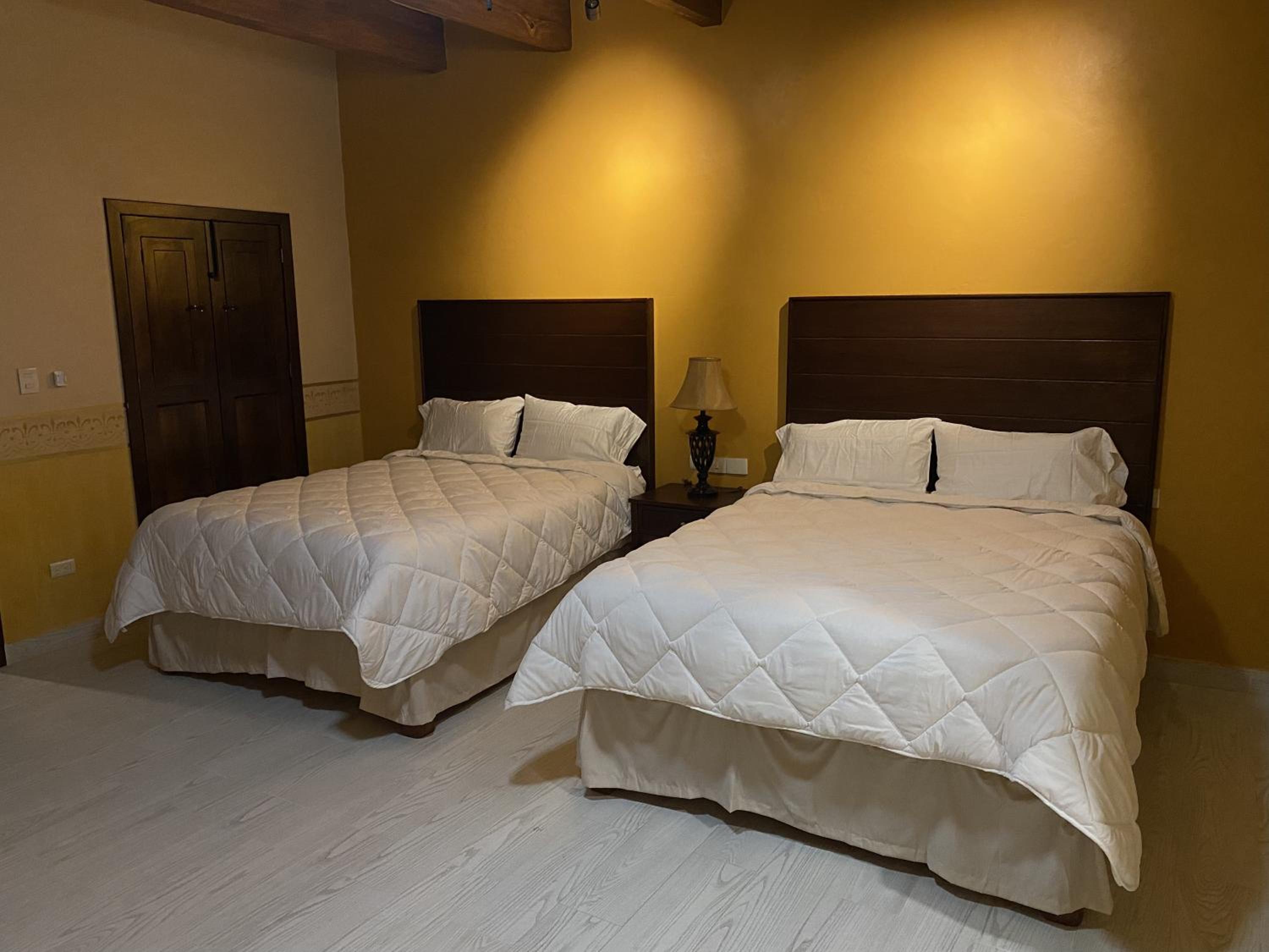 Large Double Room - Photo 2