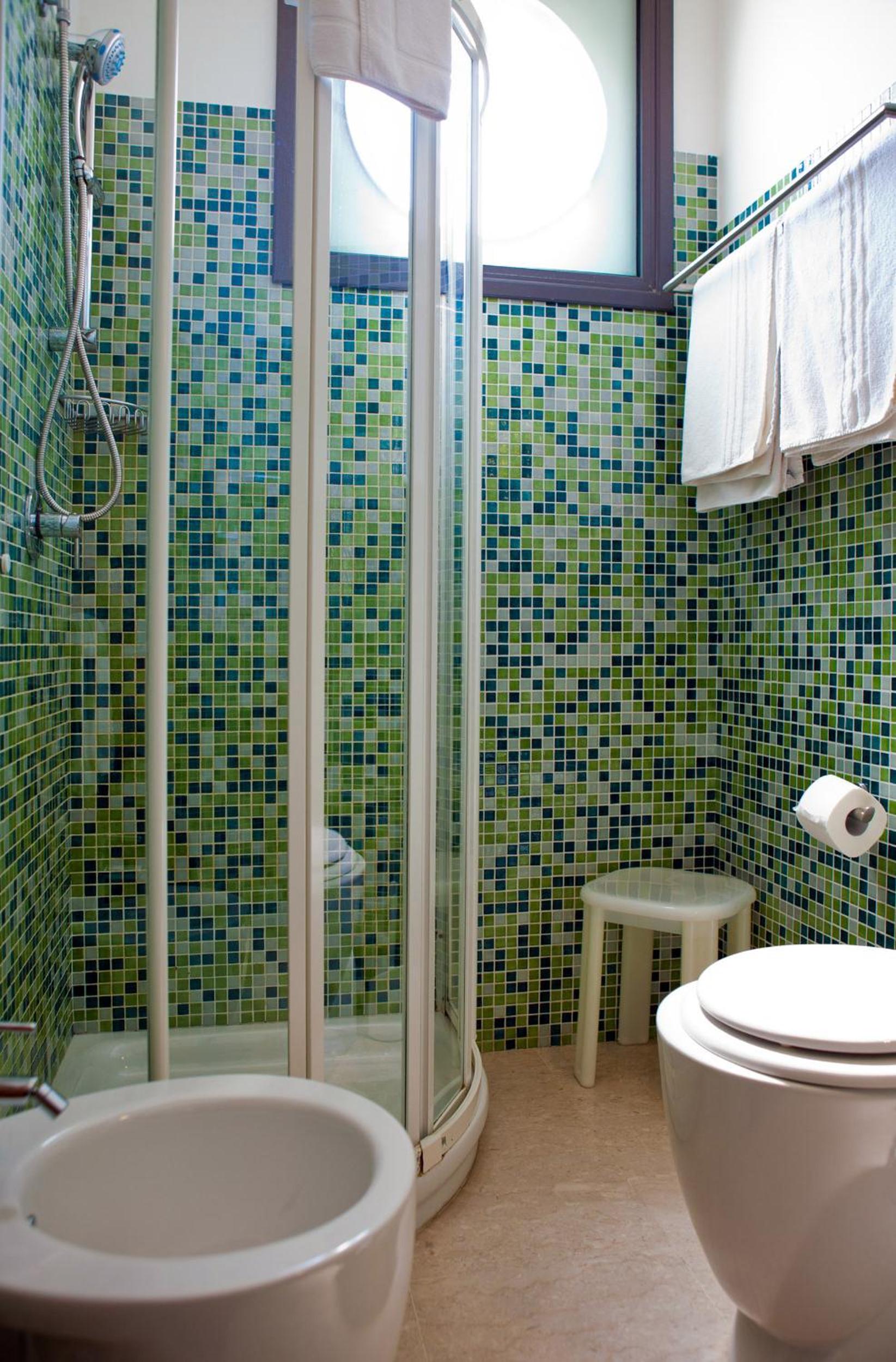 Double Room - Photo 12