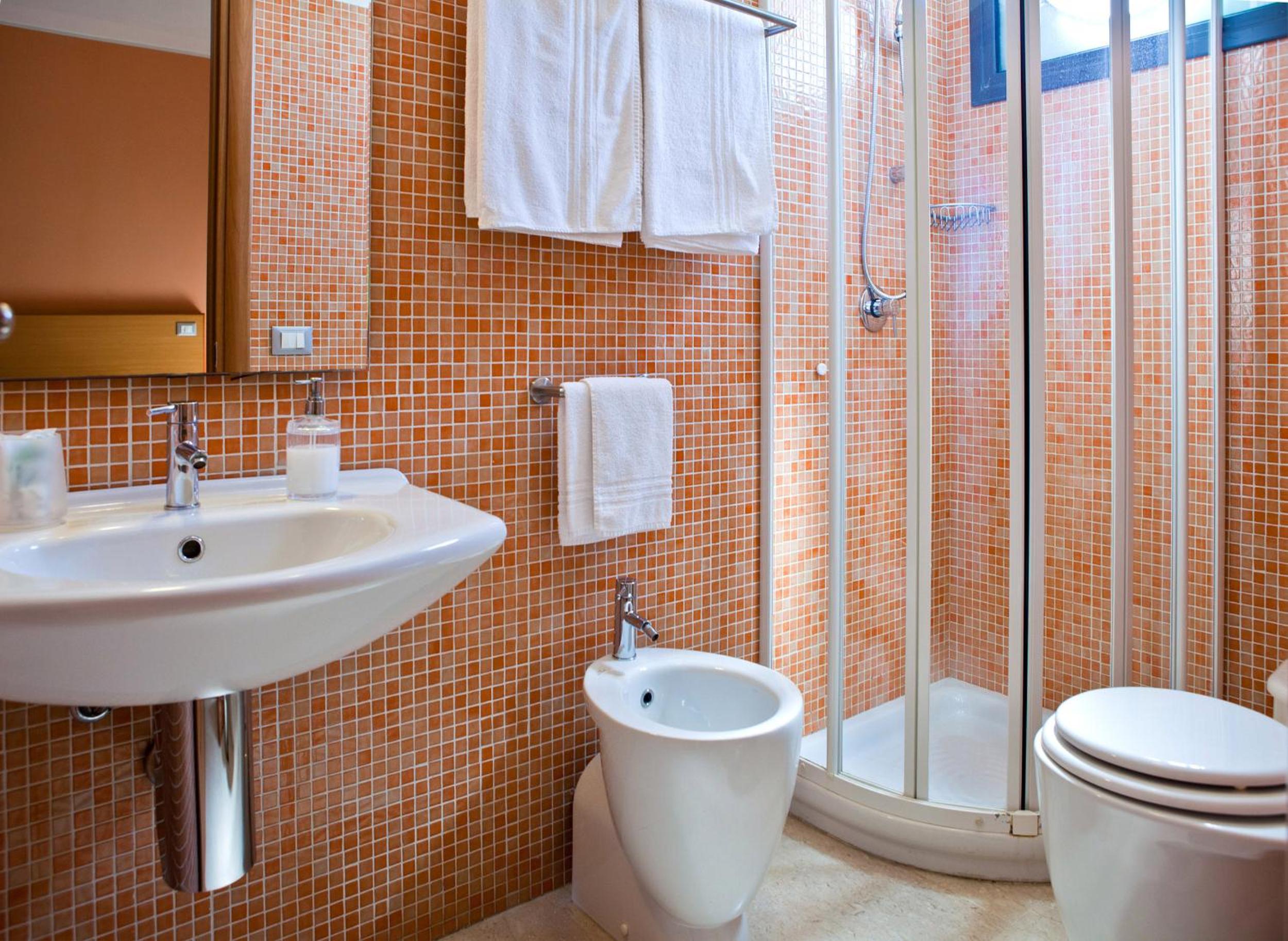 Double Room - Photo 10