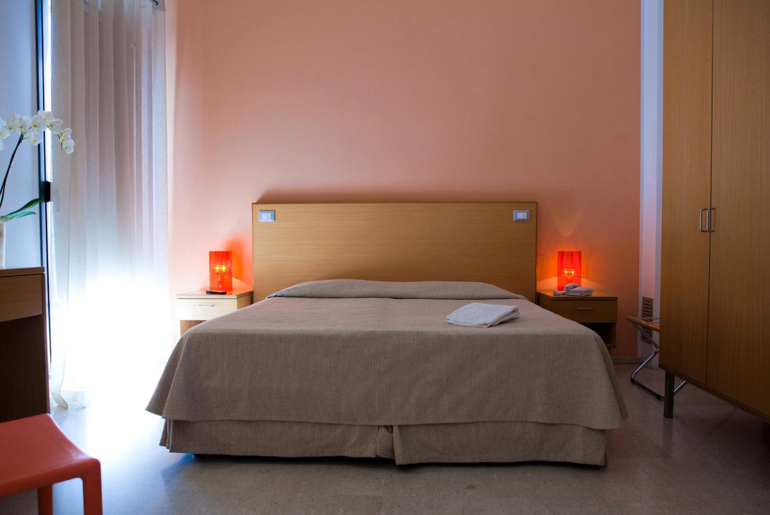 Double Room - Photo 5
