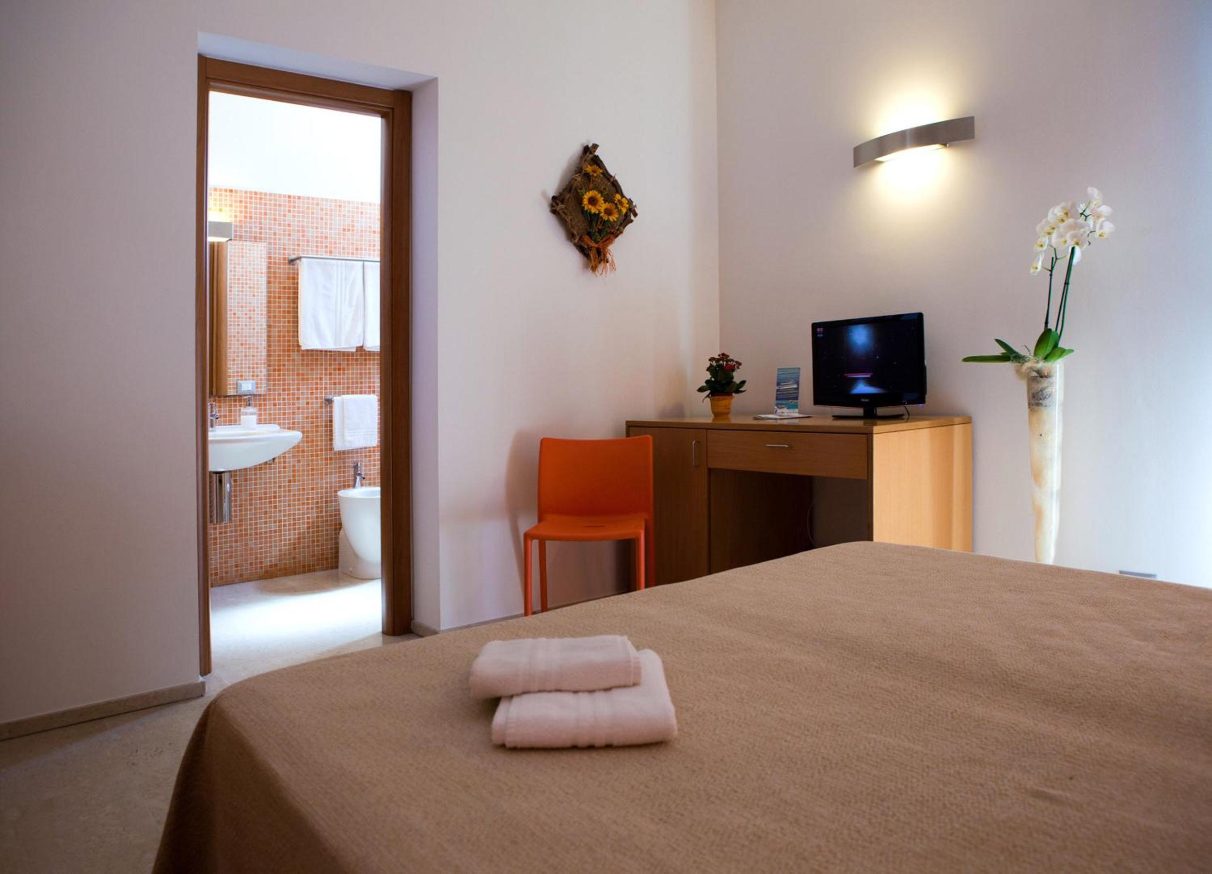 Double Room - Photo 4