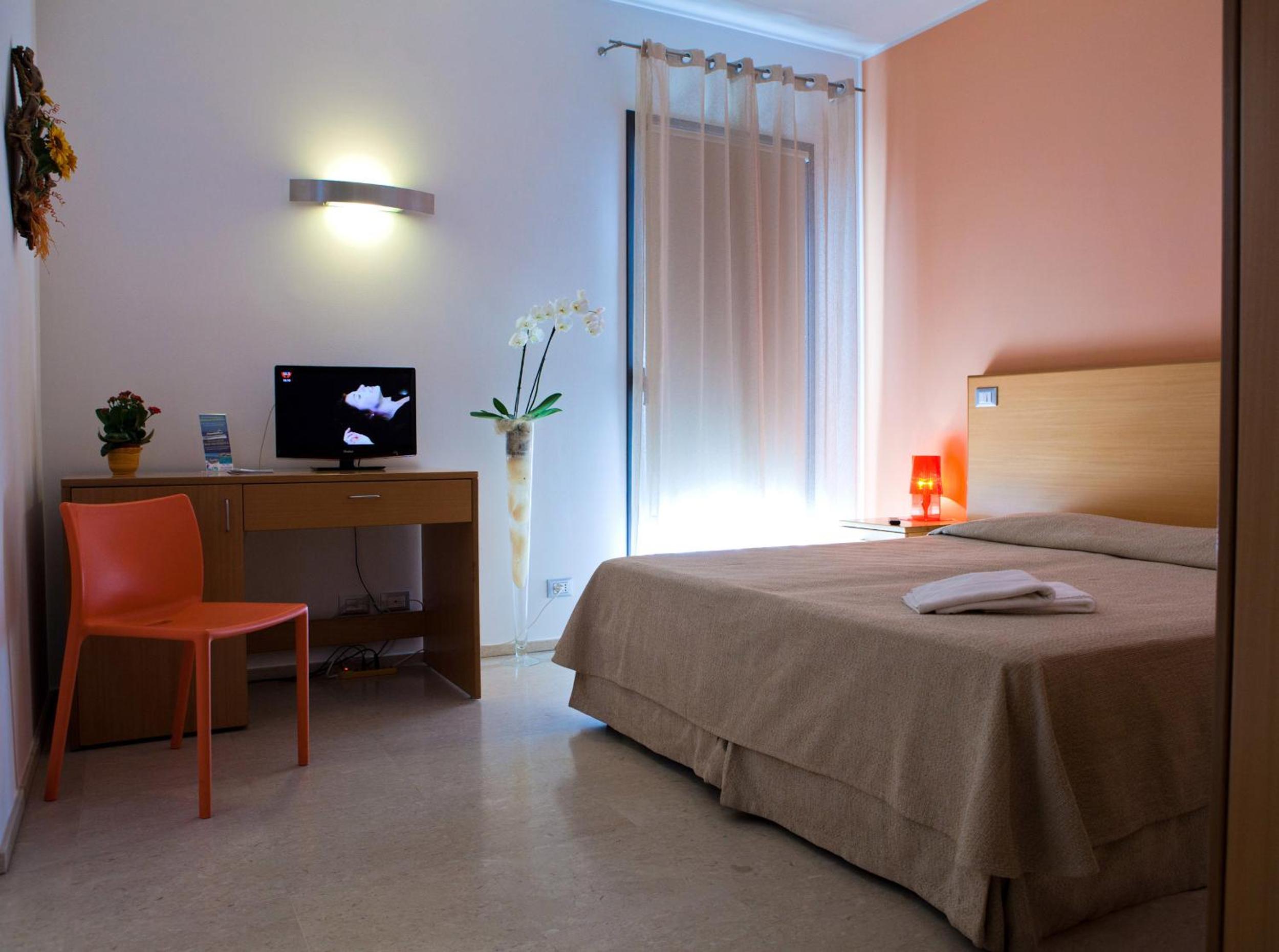Double Room - Photo 3