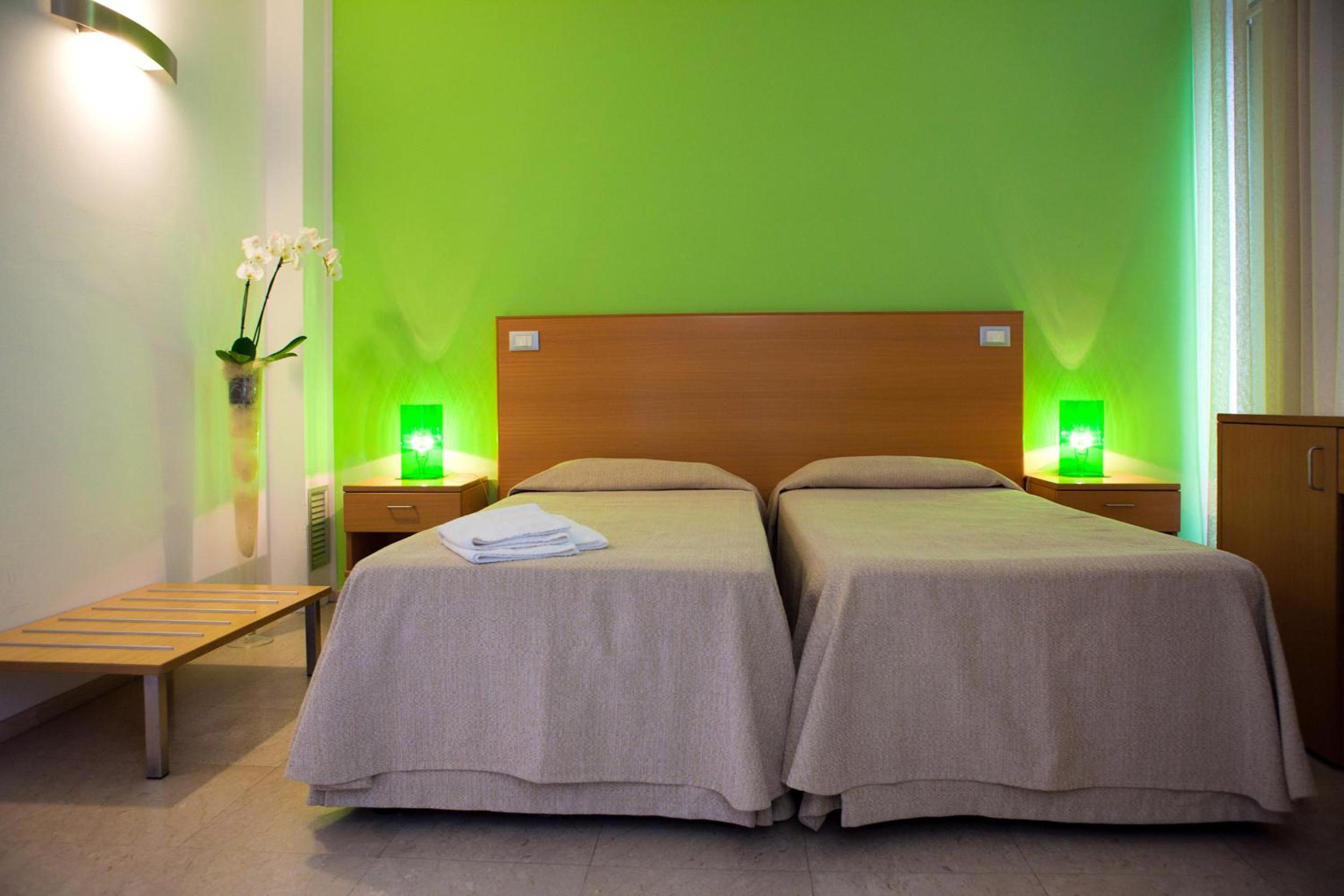 Double Room - Photo 8