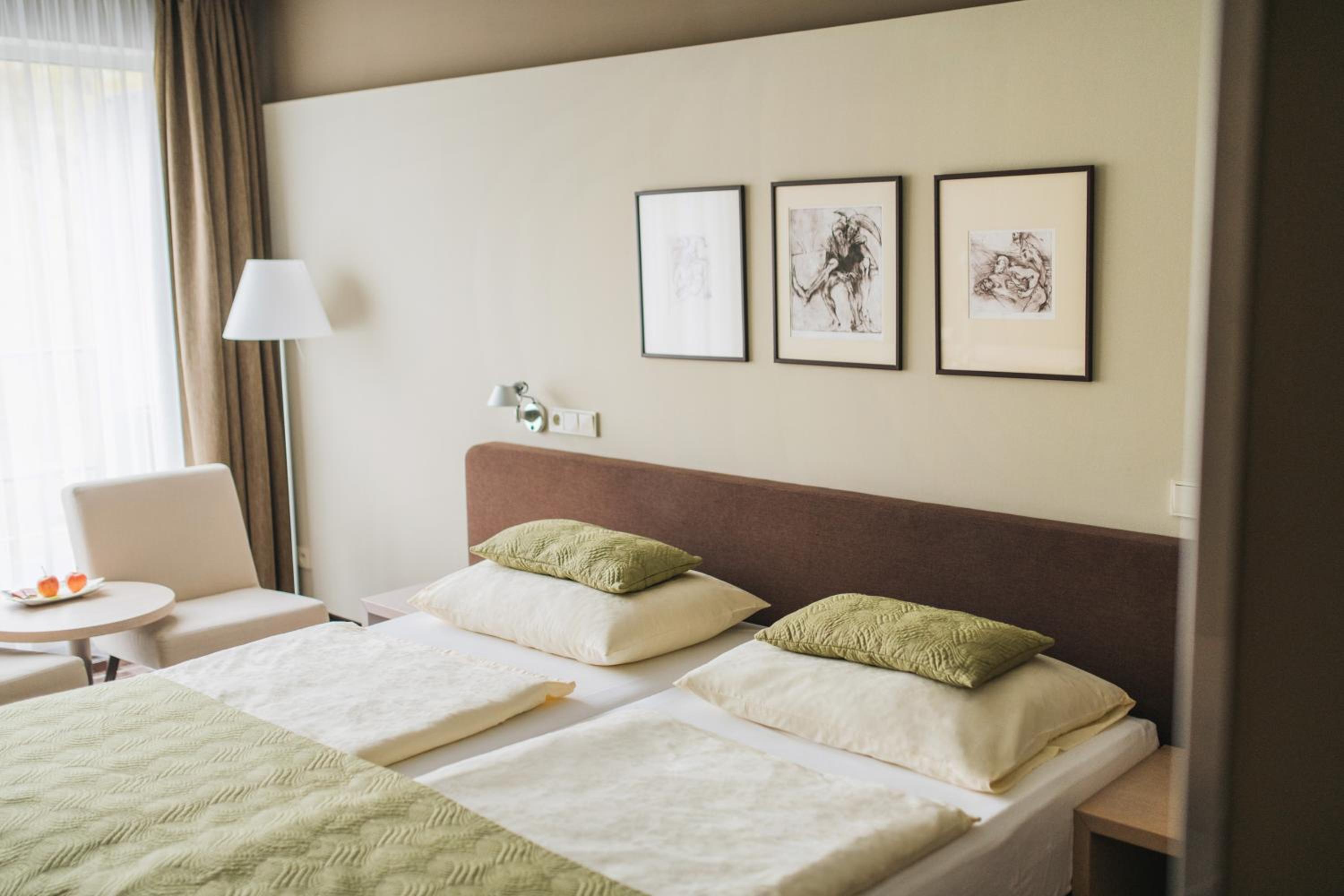Standard Double Room with Balcony - Photo 3