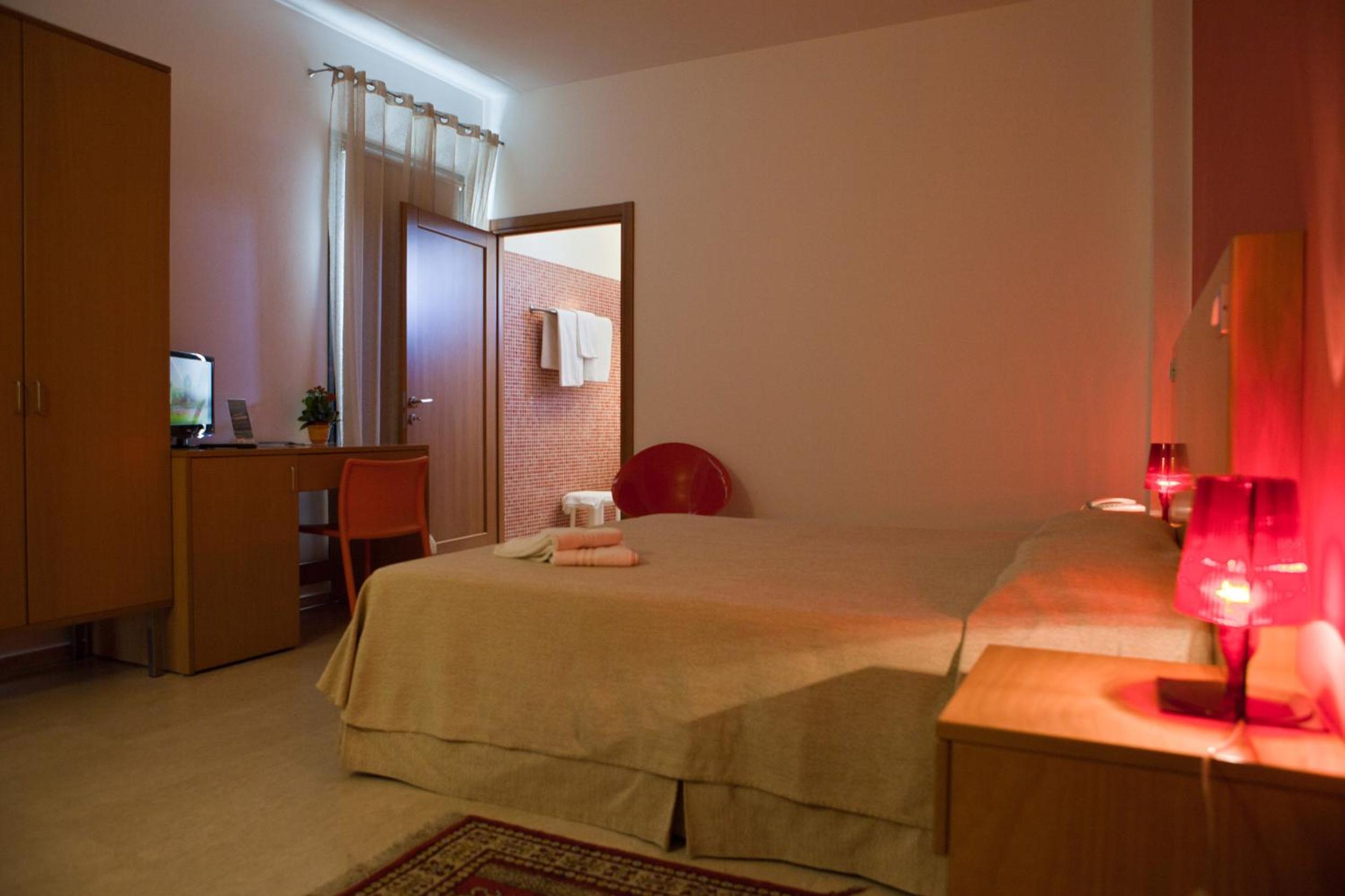 Triple Room - Photo 10