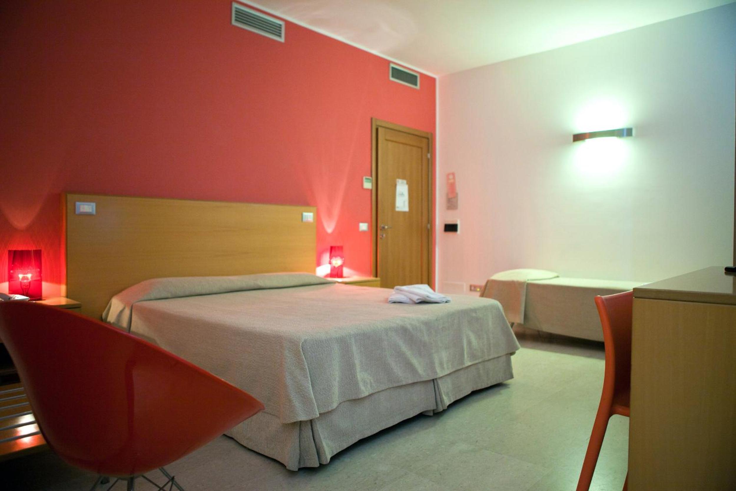 Triple Room - Photo 1