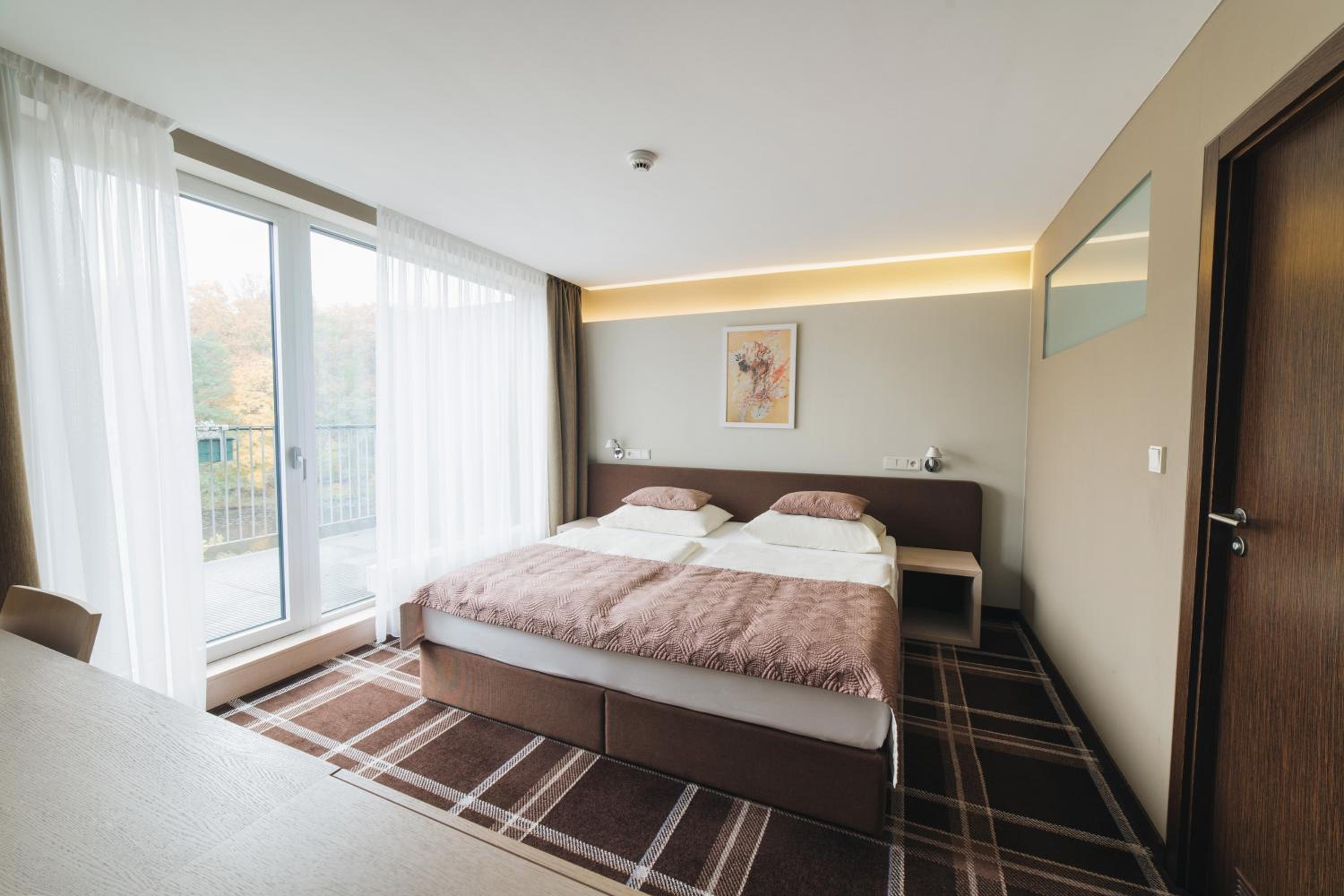 Suite (2 Adults) - Photo 5