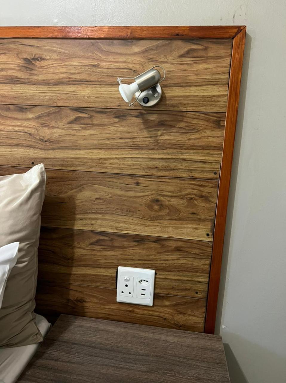 Standard Double Room - Photo 3