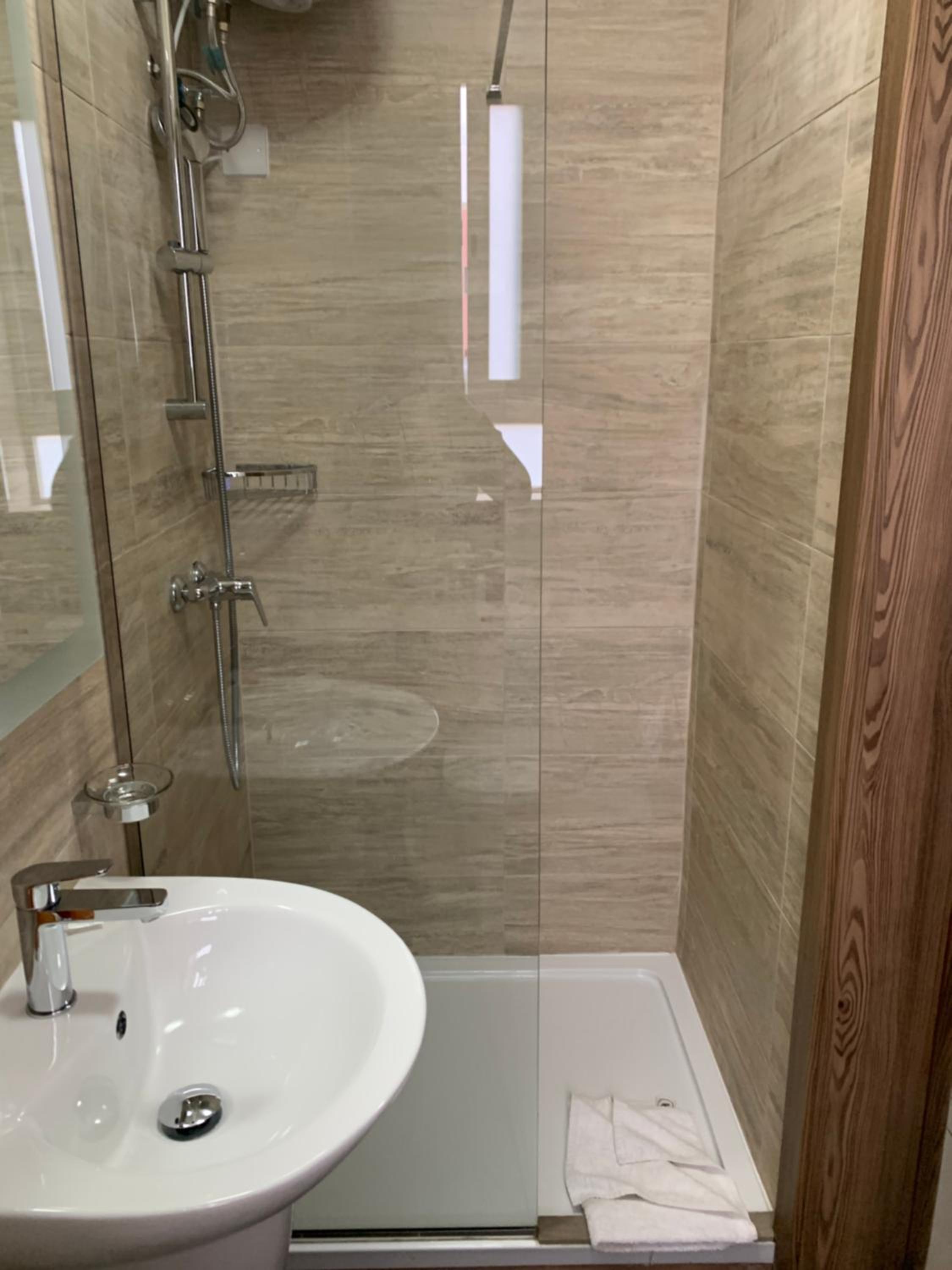Double Room with Private Bathroom photo 2