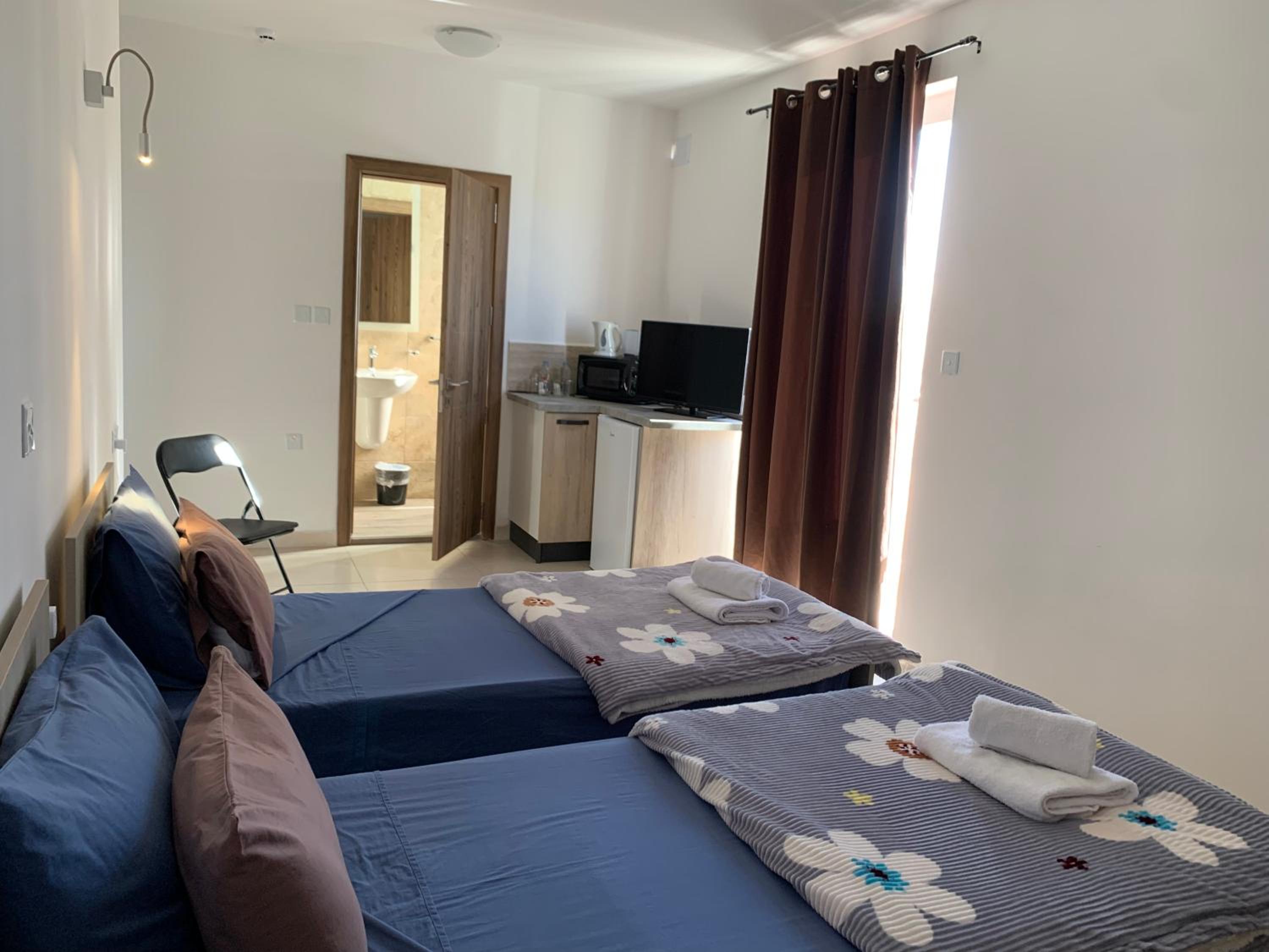 Twin Room with Balcony photo 3