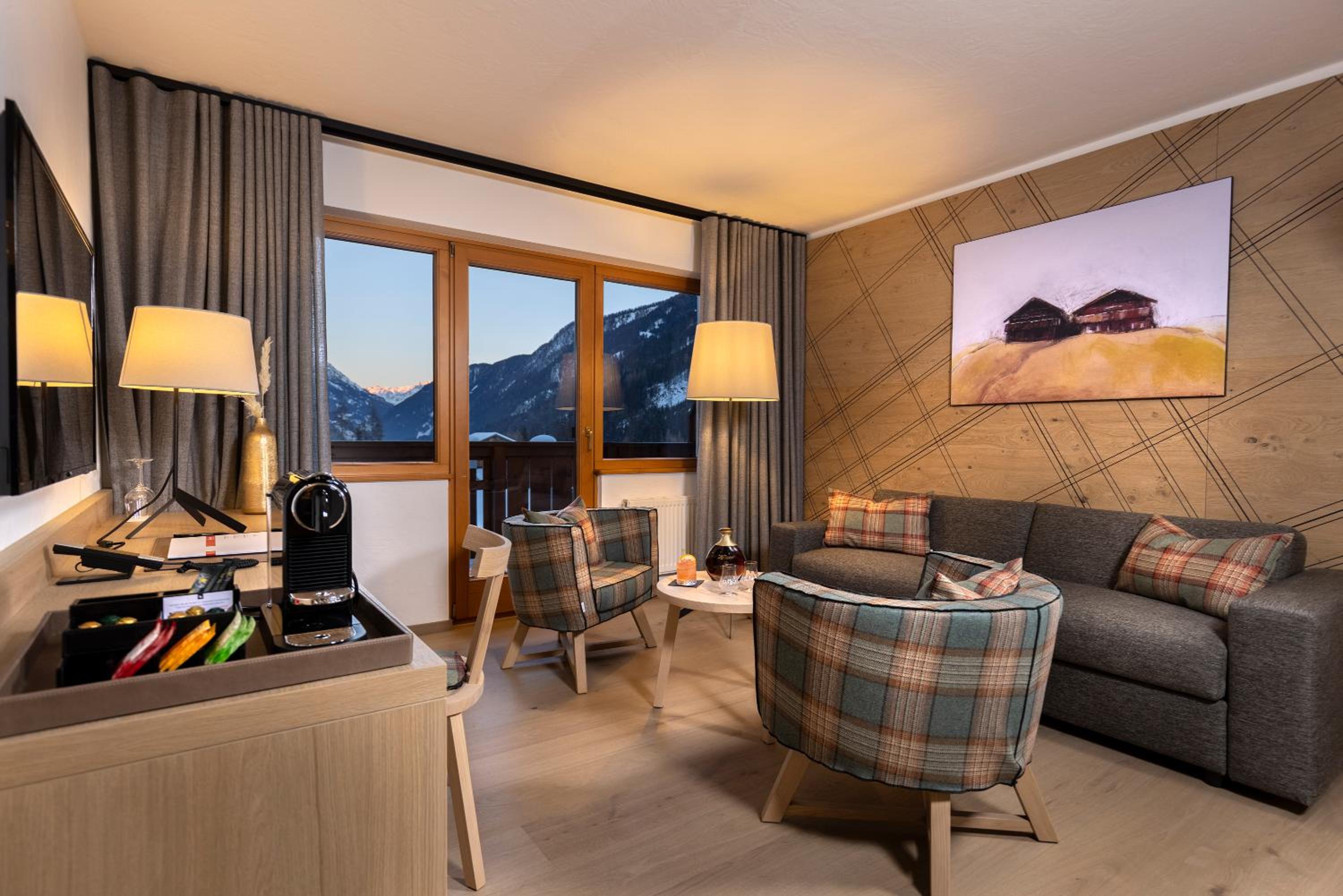Suite with Balcony photo 1