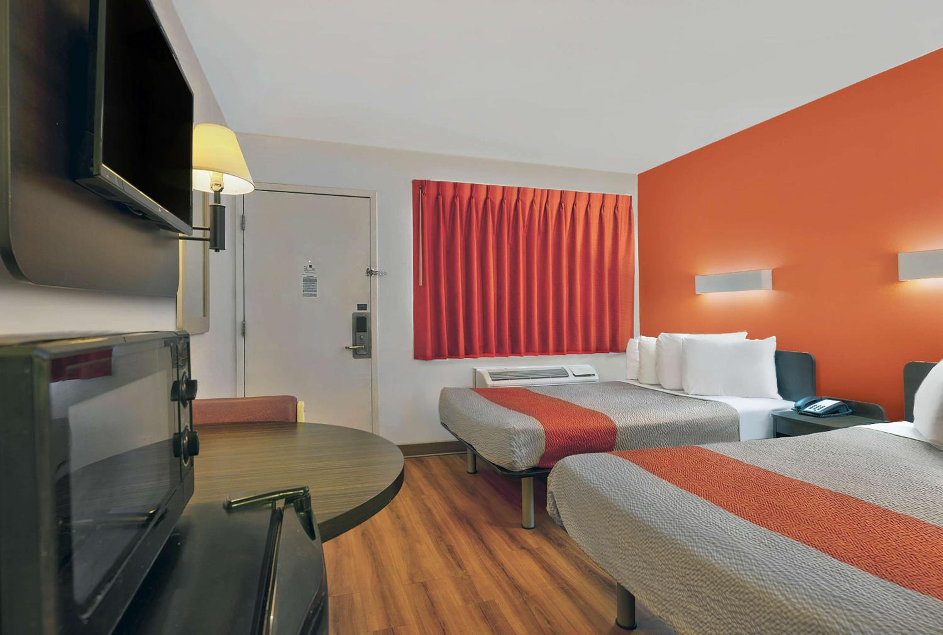 Deluxe Quadruple Room - Non-Smoking - Photo 1
