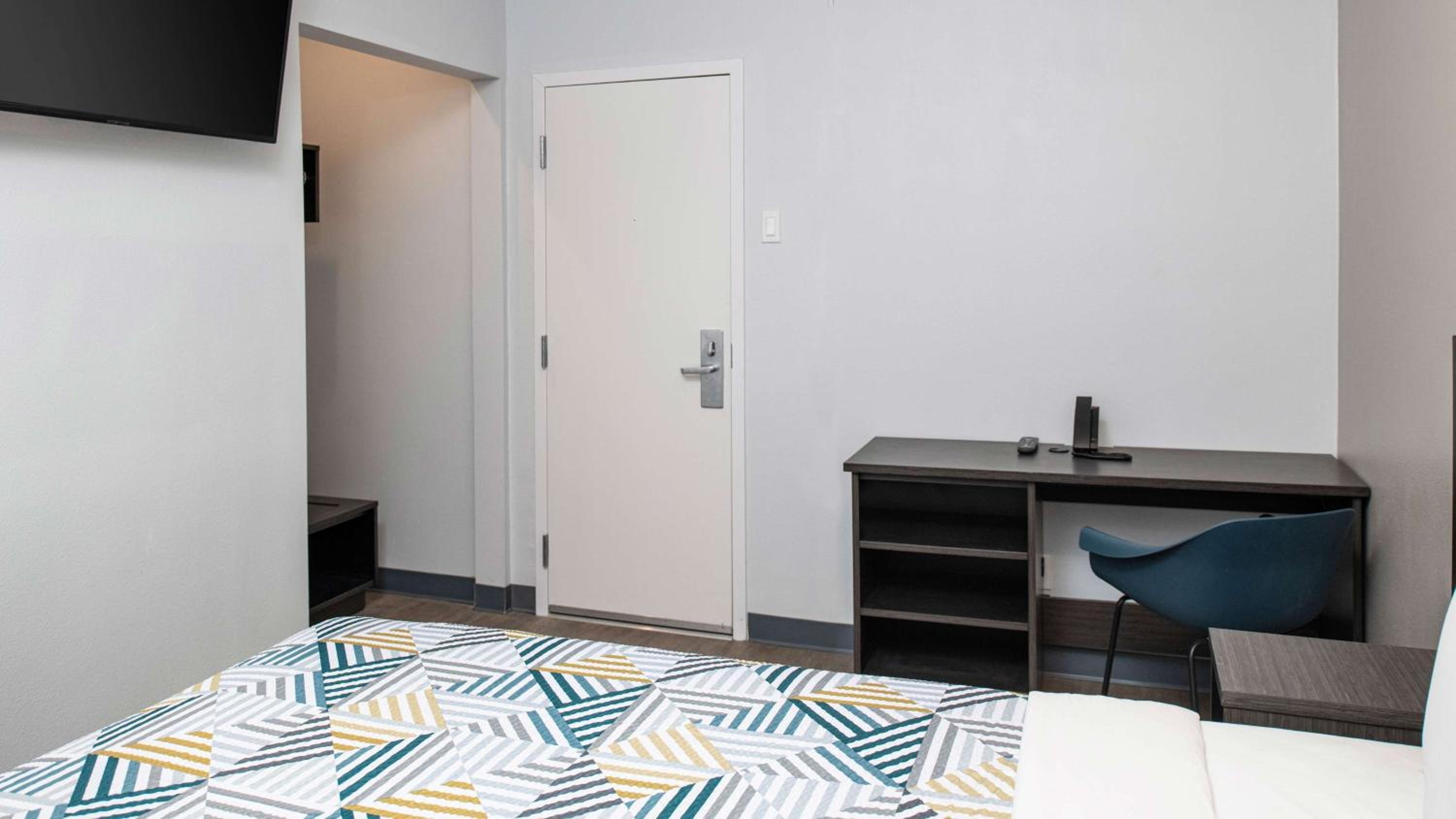 Queen Room - Photo 1