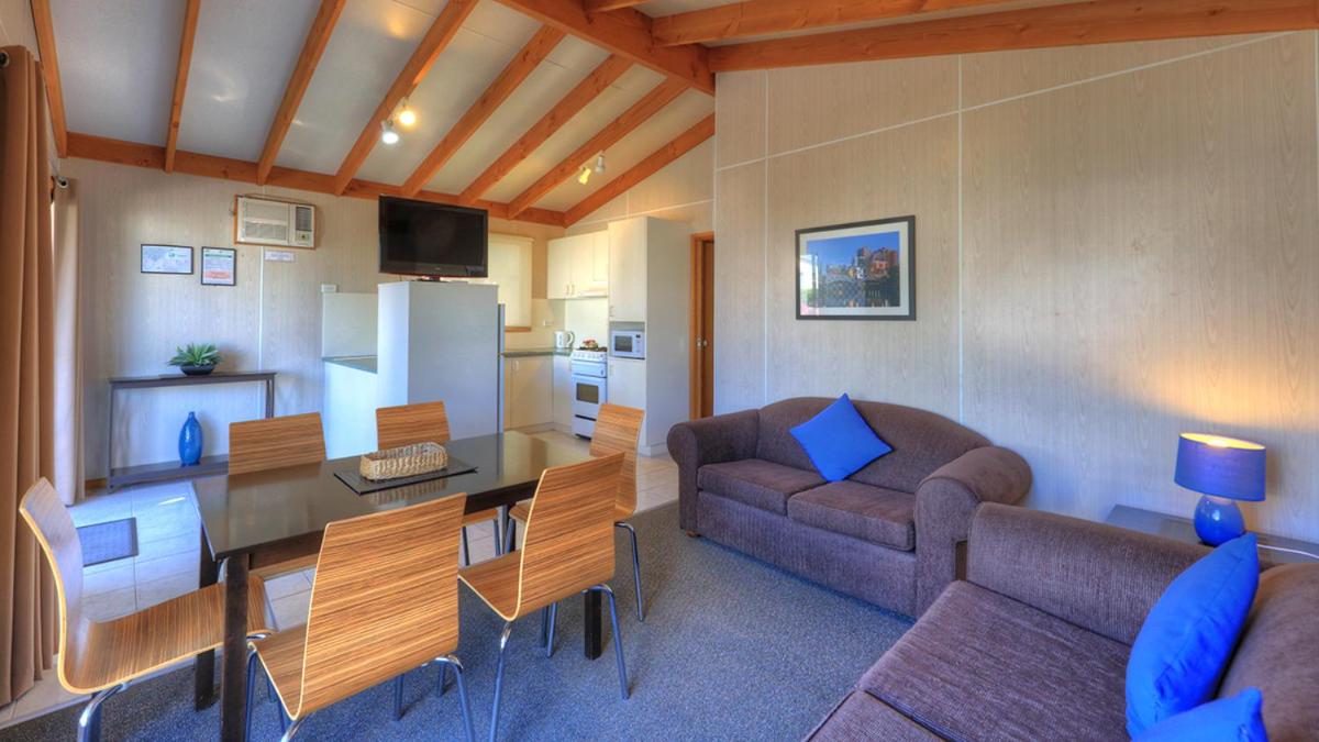 3 Bedroom Standard Family Cabin photo 3