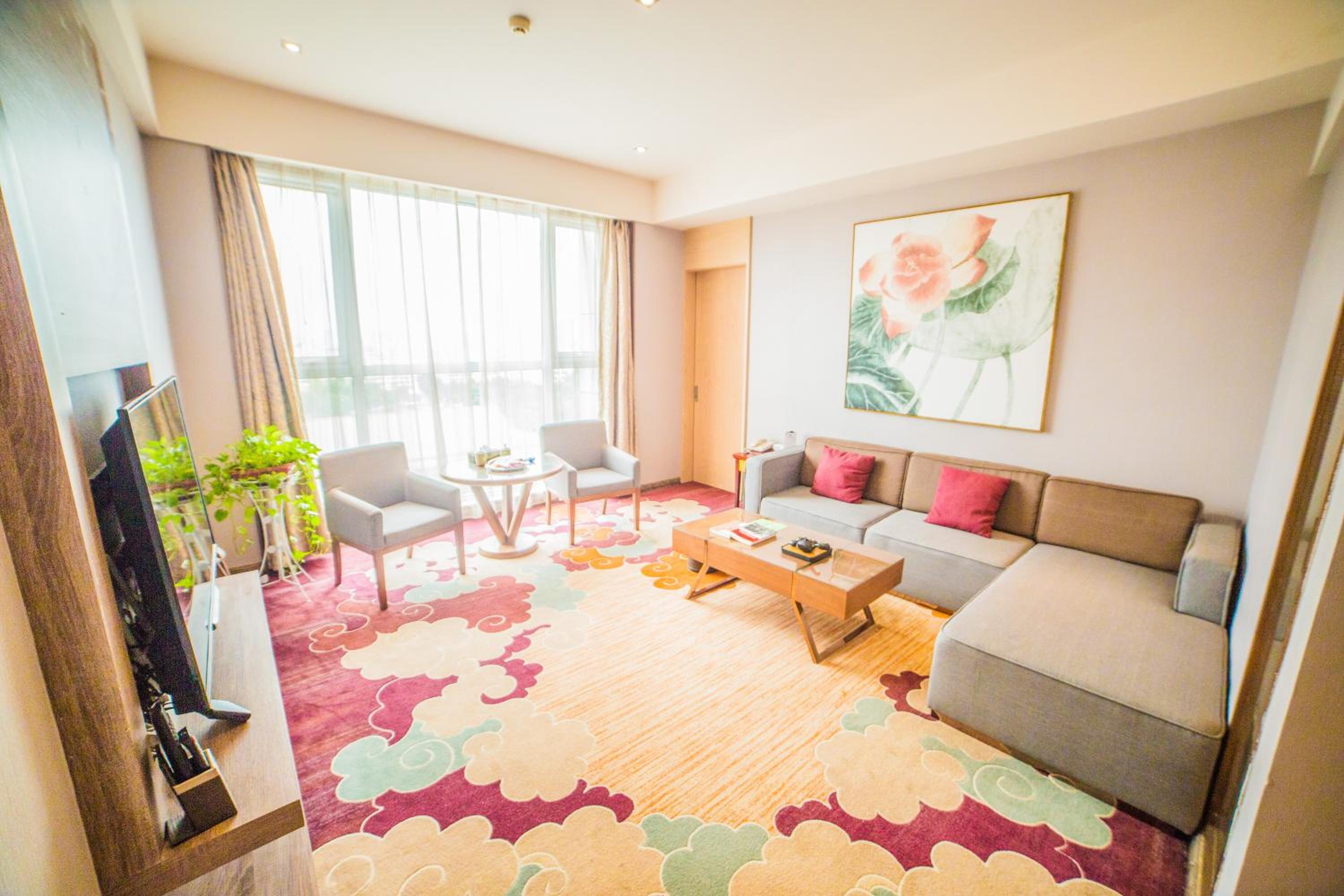 Deluxe Suite