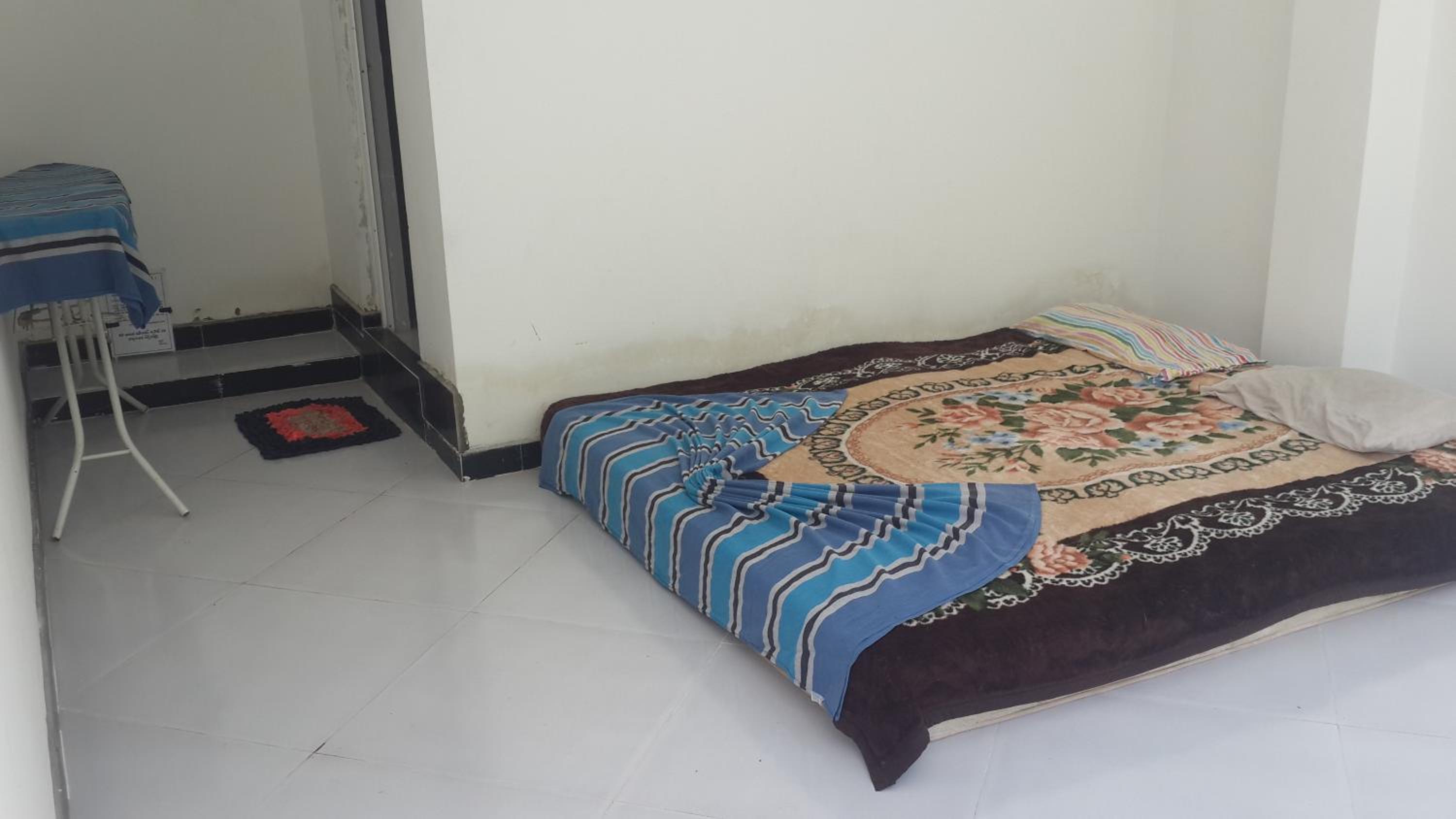 Basic Triple Room With Shared Bathroom photo 2