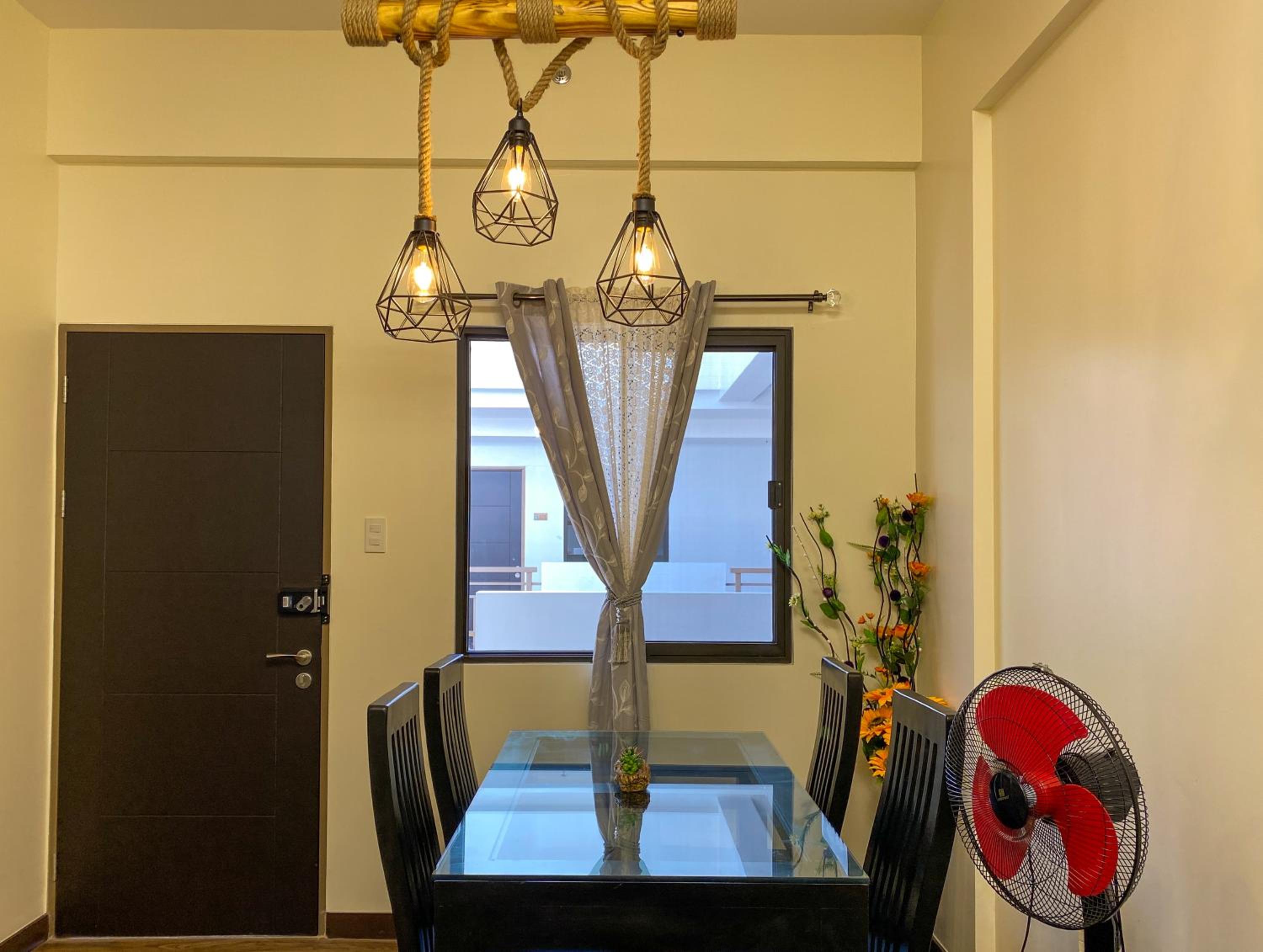 Apartment with Mountain View - Photo 36
