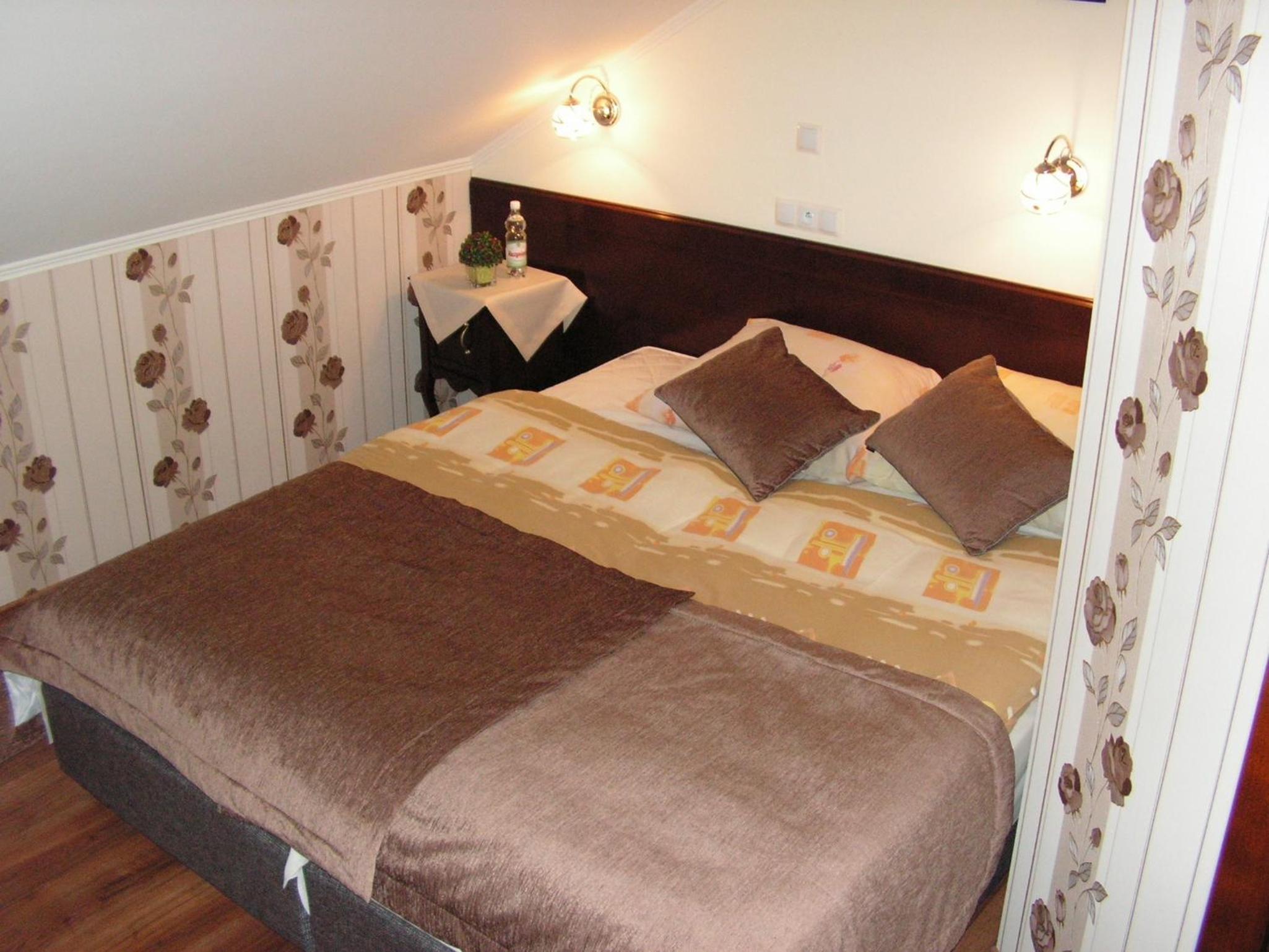 Double or Twin Room - Photo 10
