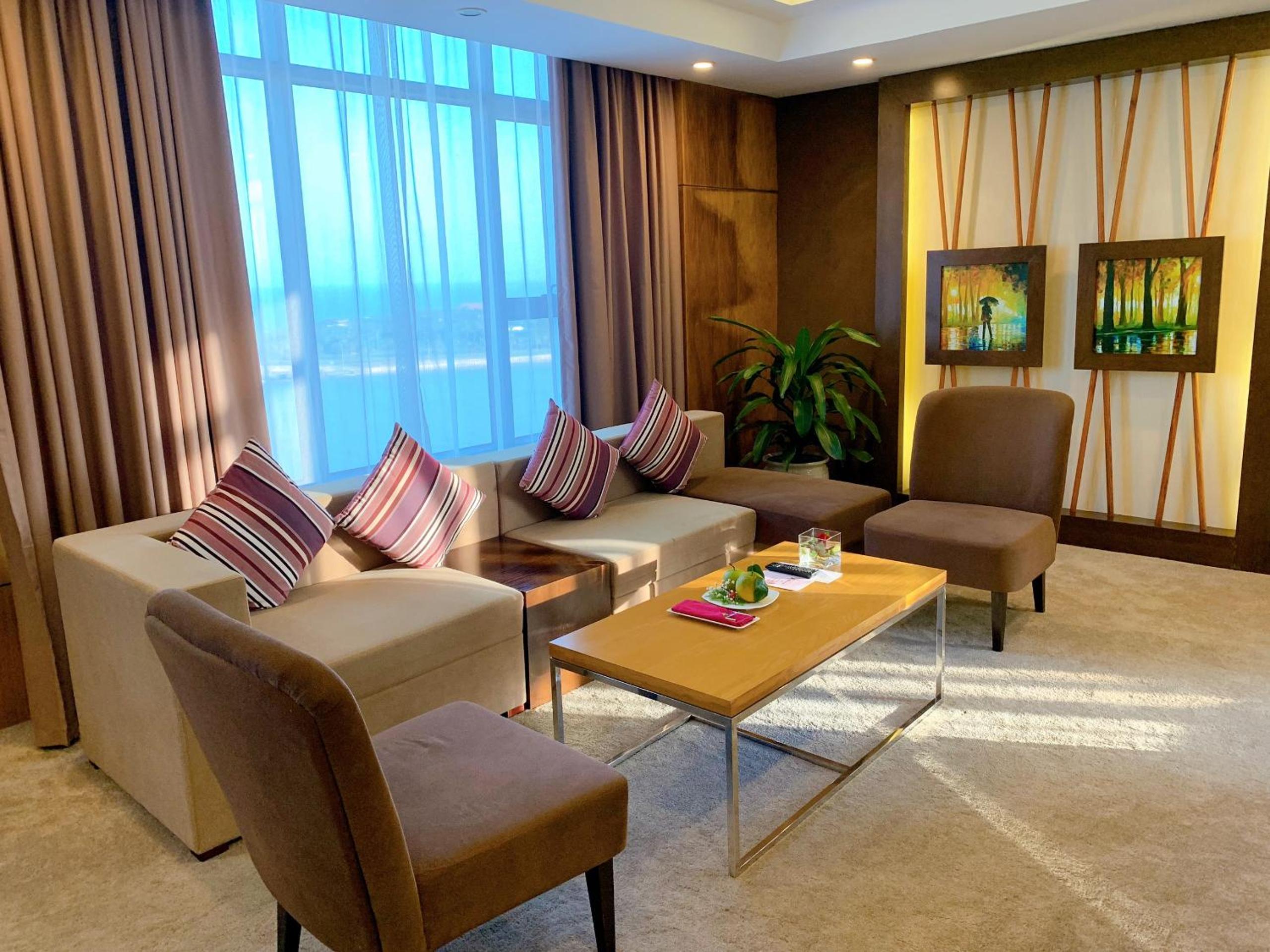 Executive Suite photo 2