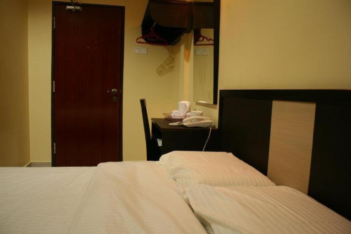 Standard Double Room - Photo 2
