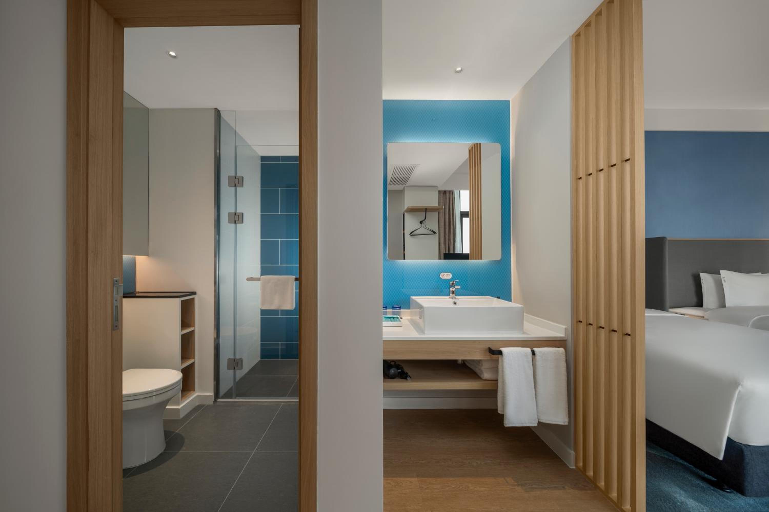Standard Twin Room with Extra Floor Space - Photo 4