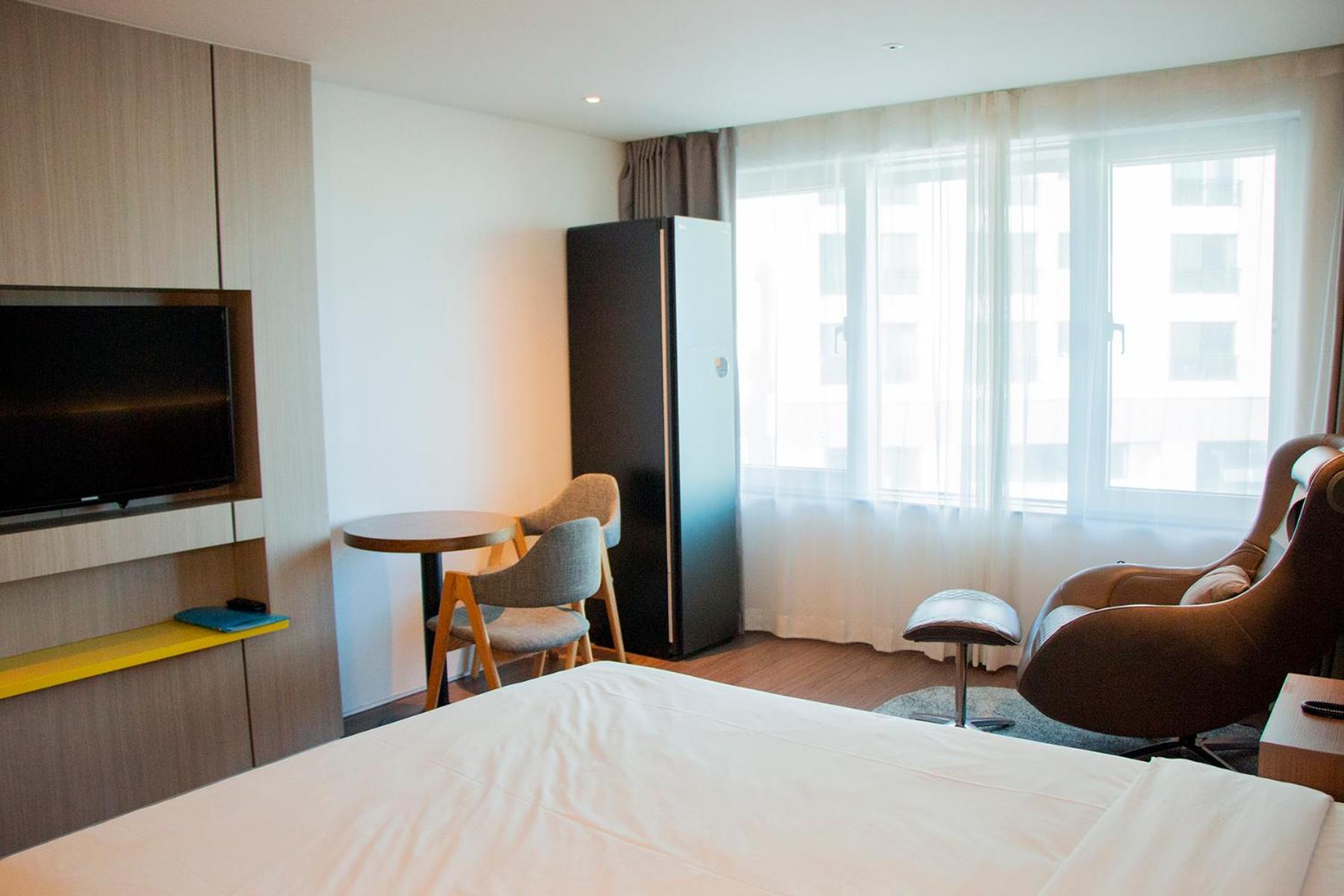 Wellness Room (Double Bed, Massage Chair and Styler, Desk, Desk Lamp Included) photo 3