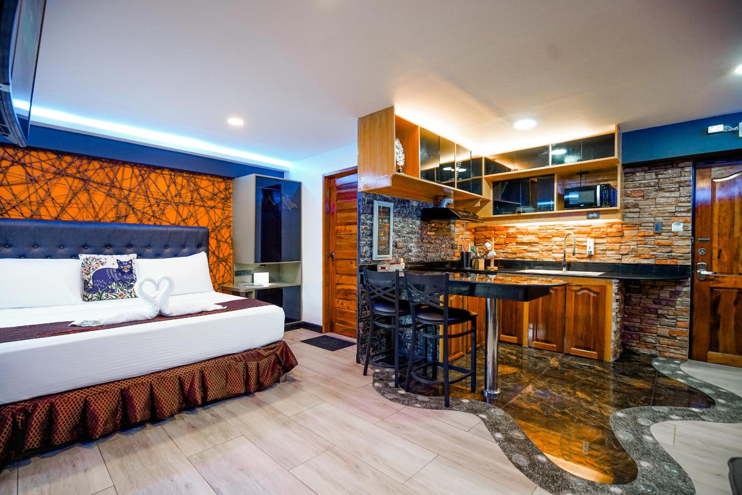 Standard Studio Suite - Photo 34