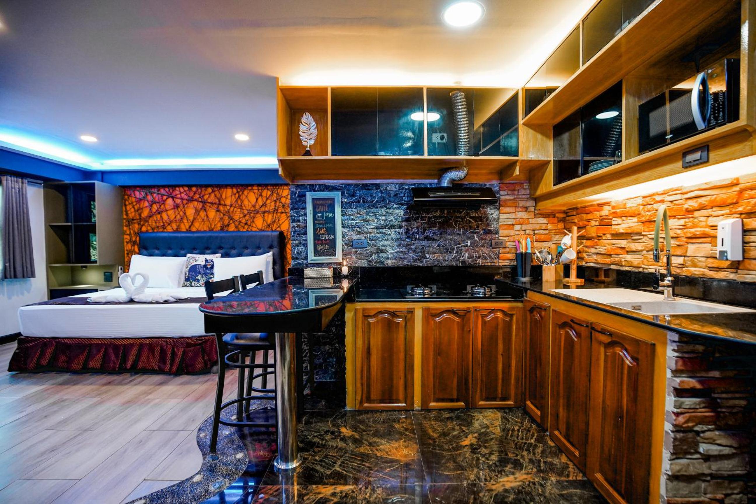 Standard Studio Suite - Photo 26