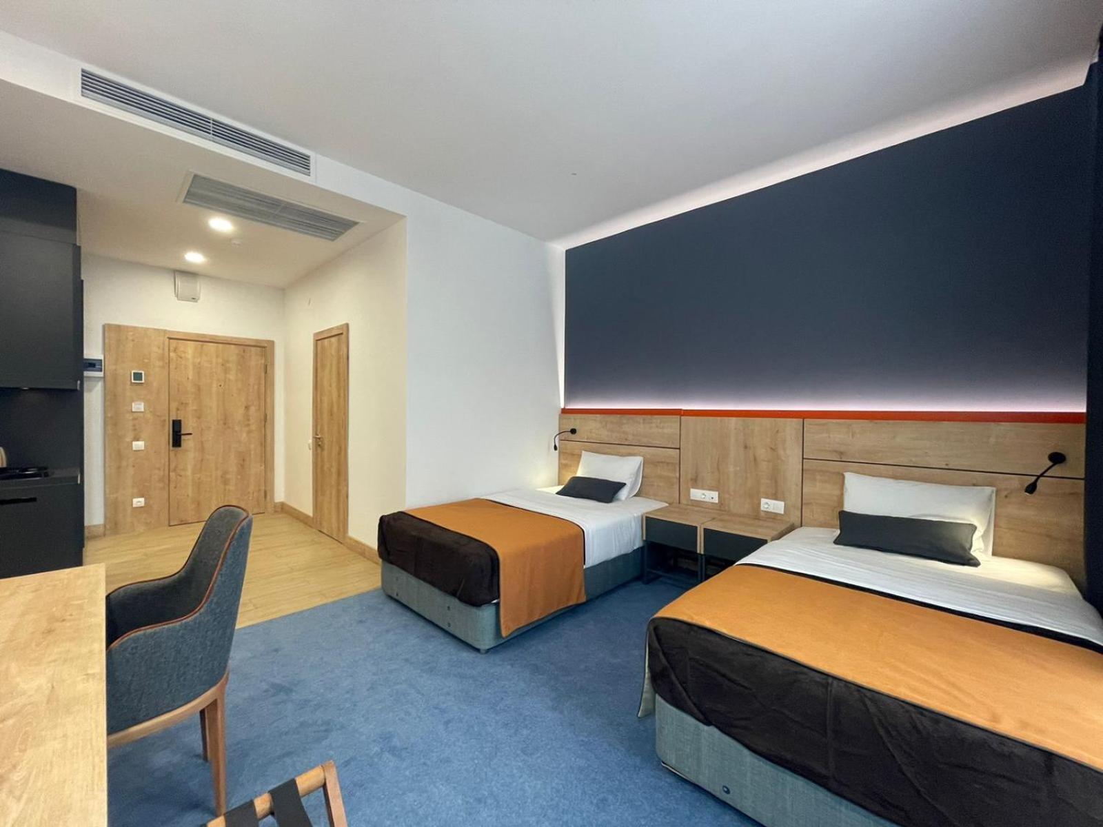 Superior Twin Room with City View