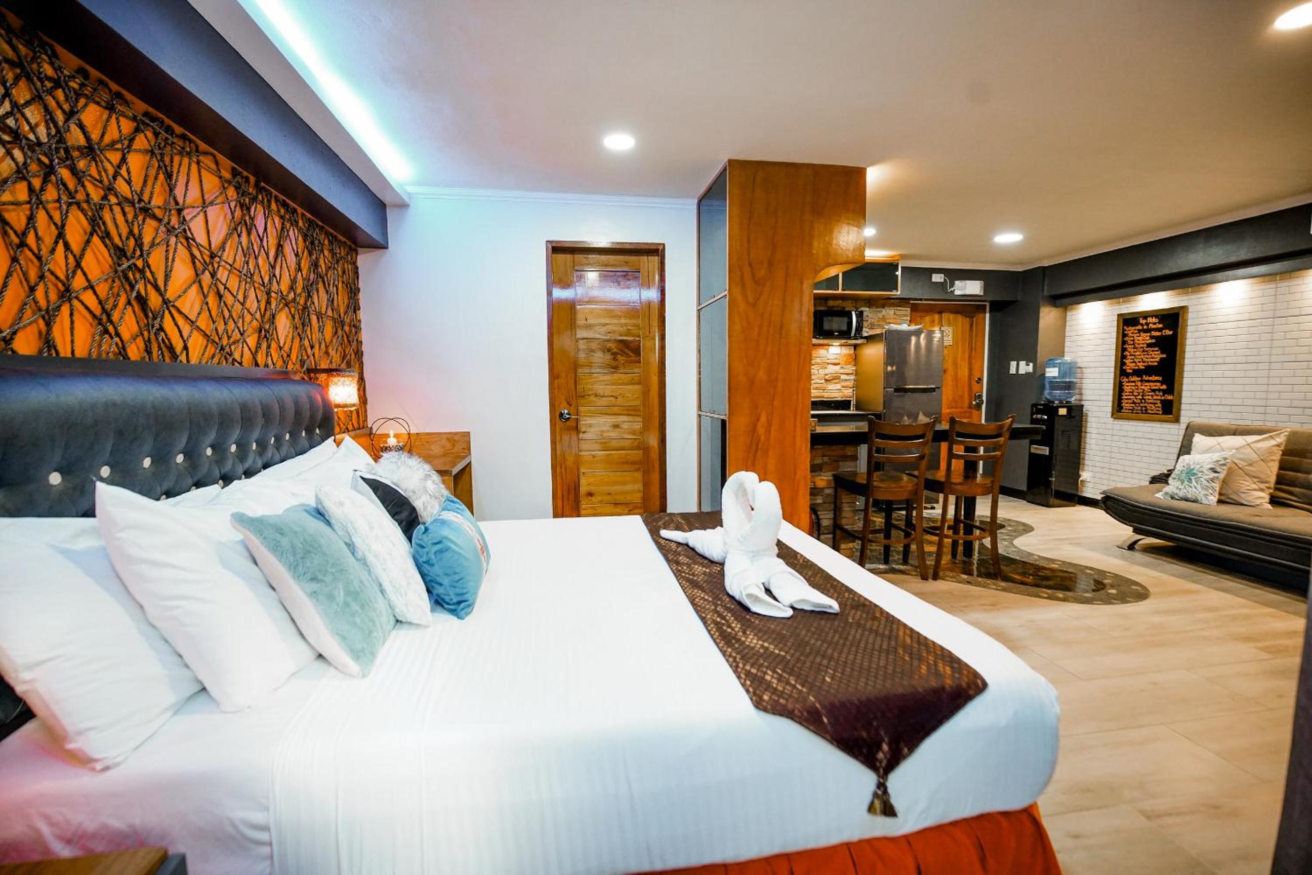 Deluxe Studio Suite photo 2