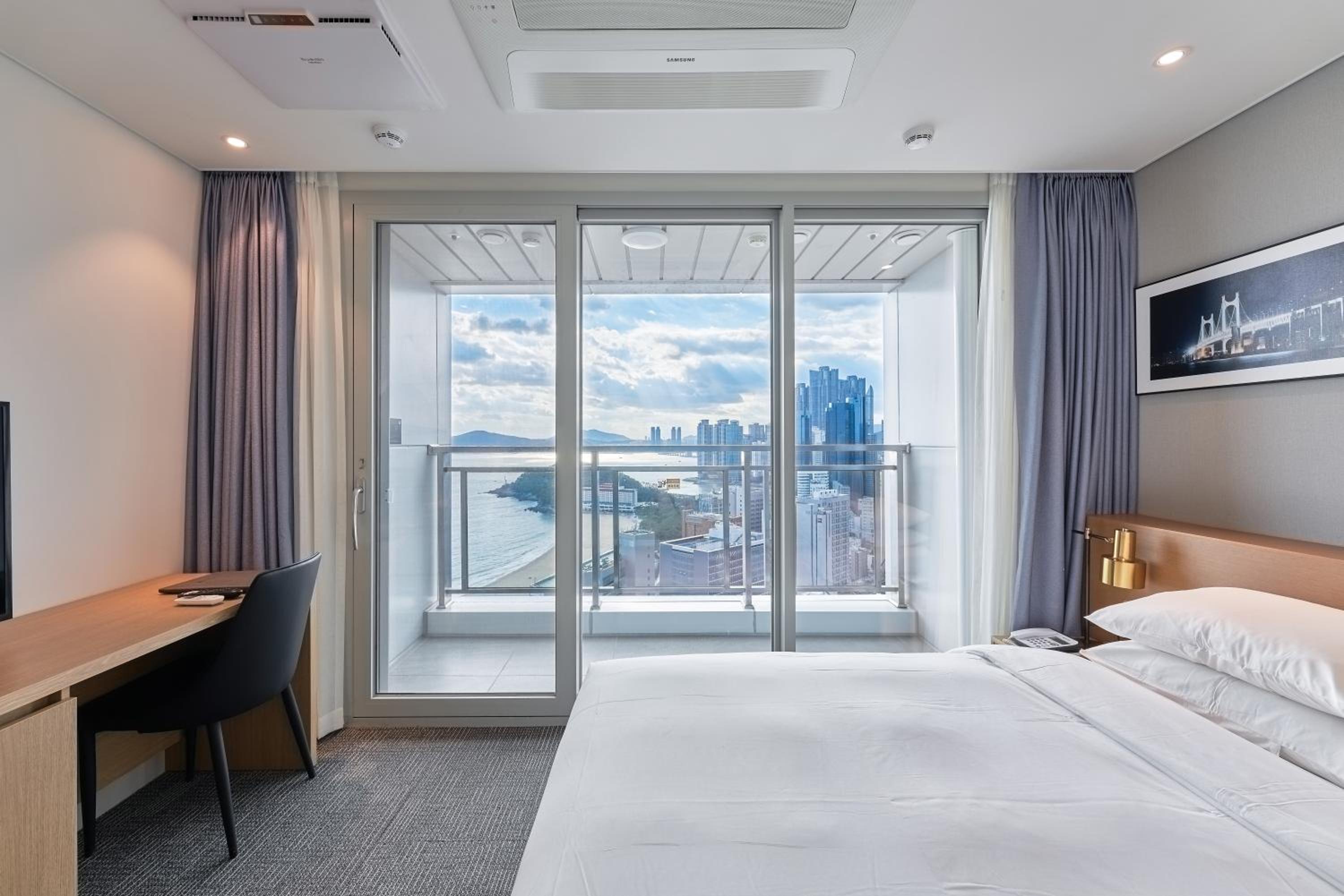 Deluxe Double Room with Ocean View - Photo 5