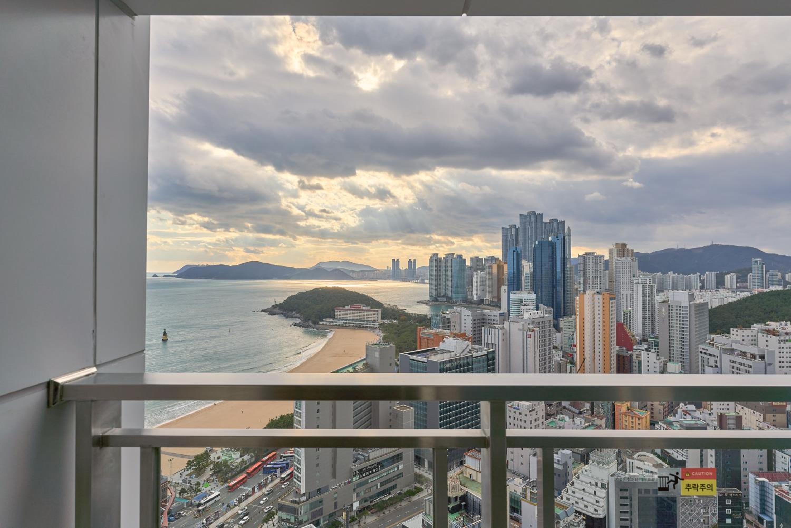 Deluxe Double Room with Ocean View - Photo 2