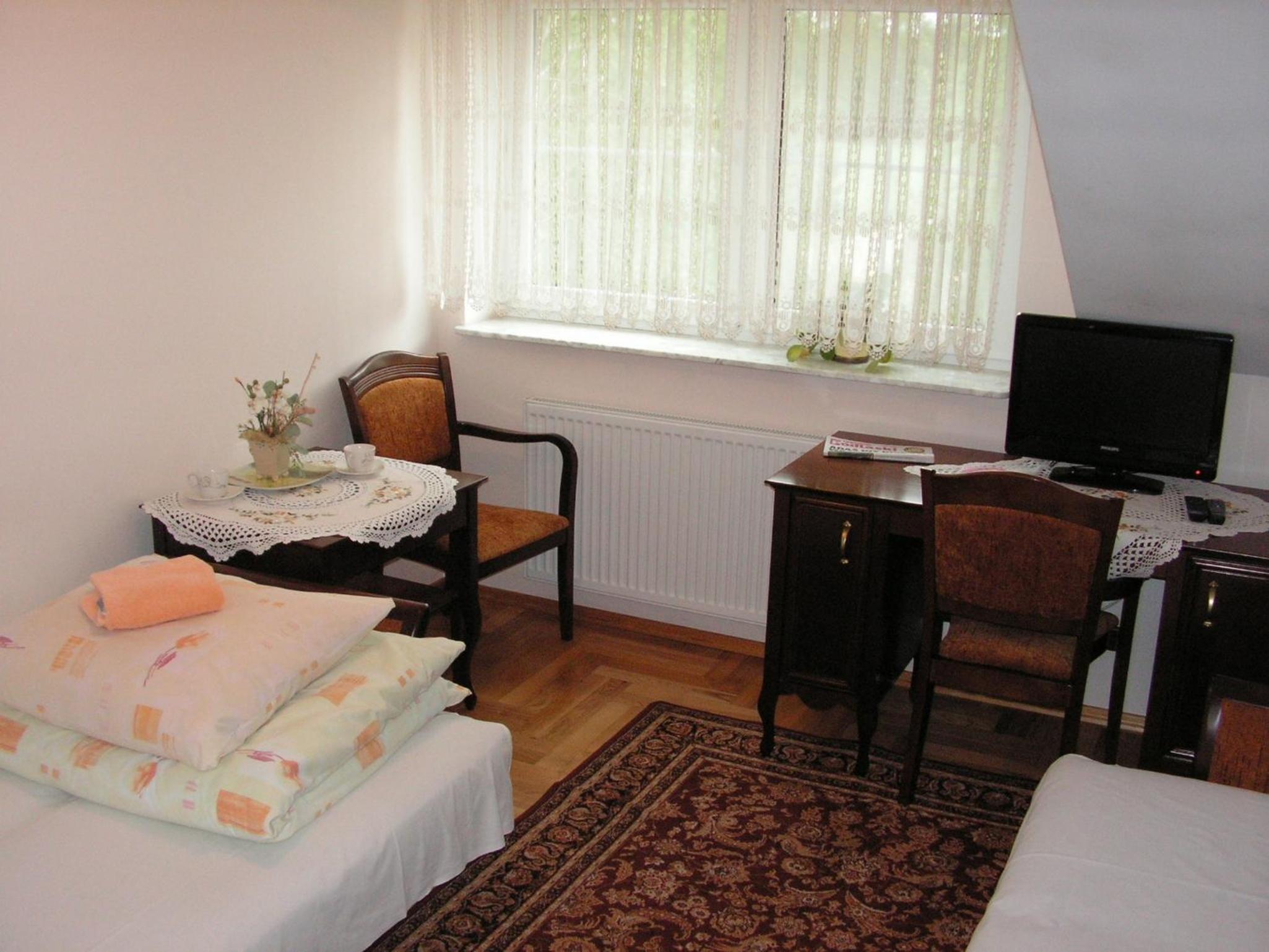 Double or Twin Room - Photo 9